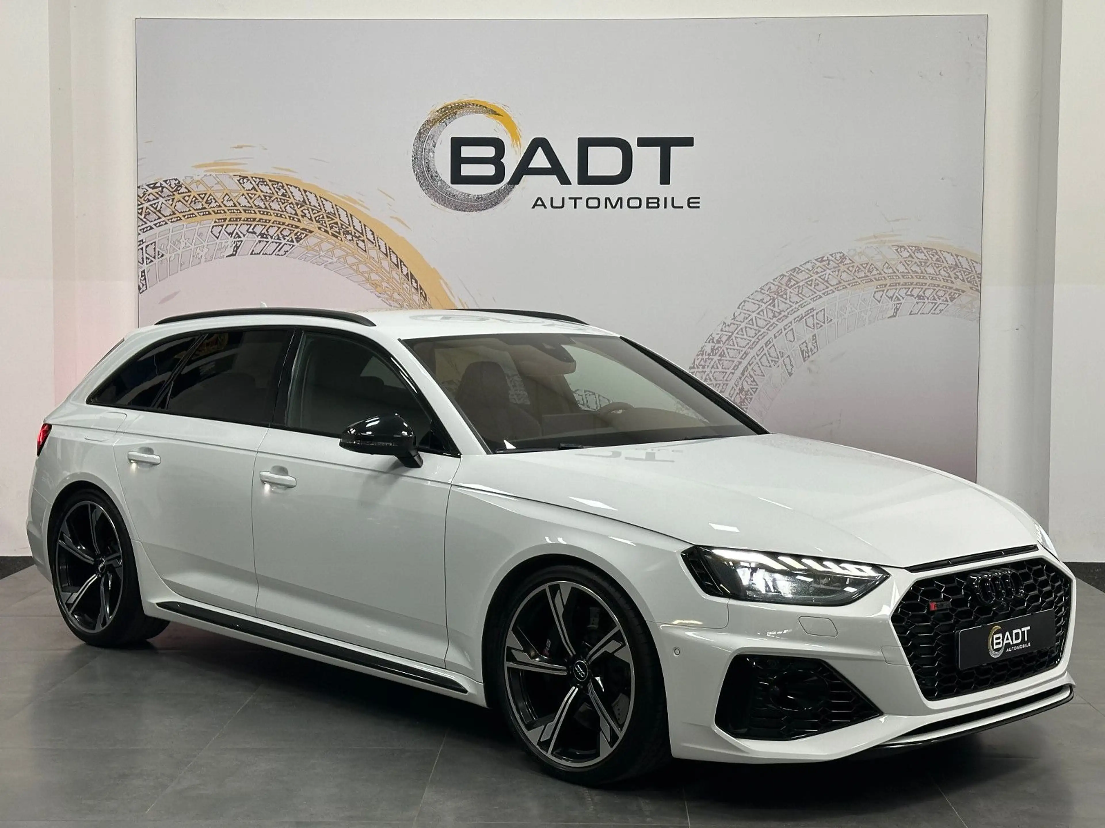 Audi RS4 RS 4 Avant 2.9 TFSI quattro*B&O*280KMH*