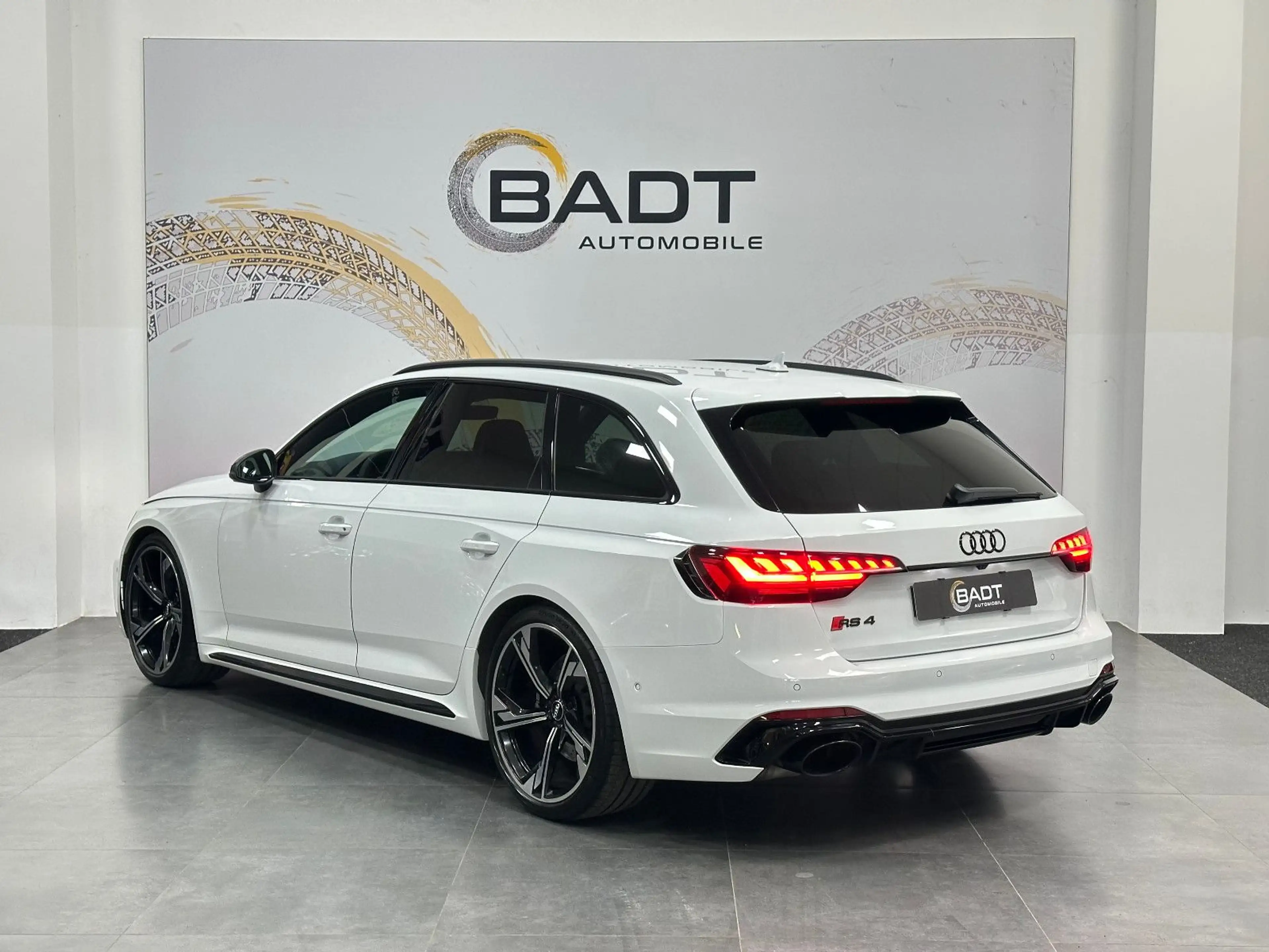 Audi RS4 RS 4 Avant 2.9 TFSI quattro*B&O*280KMH* — photo 9