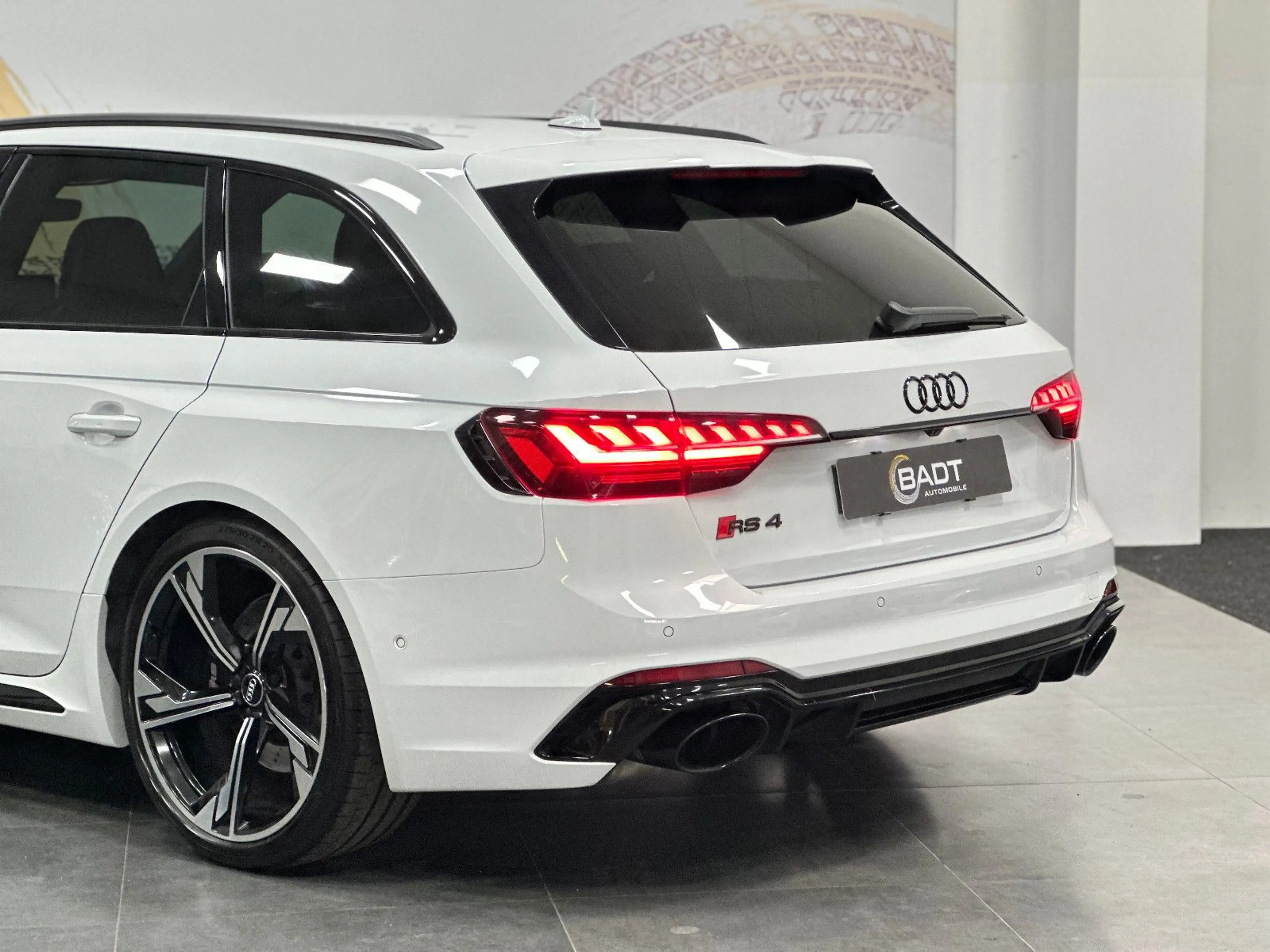 Audi RS4 RS 4 Avant 2.9 TFSI quattro*B&O*280KMH* — photo 7