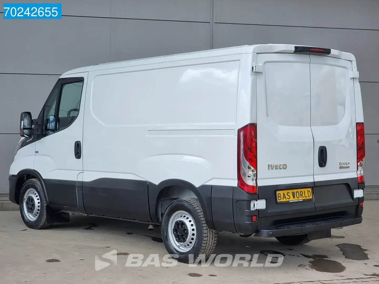 Iveco Daily 35S14 Automaat L1H1 Laag dak Airco Cruise Standkac Wit - 2