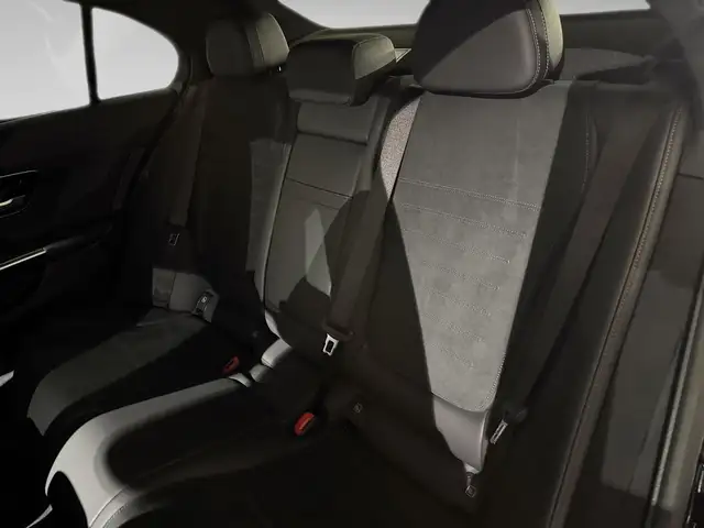 Mercedes-Benz C-Class view 11