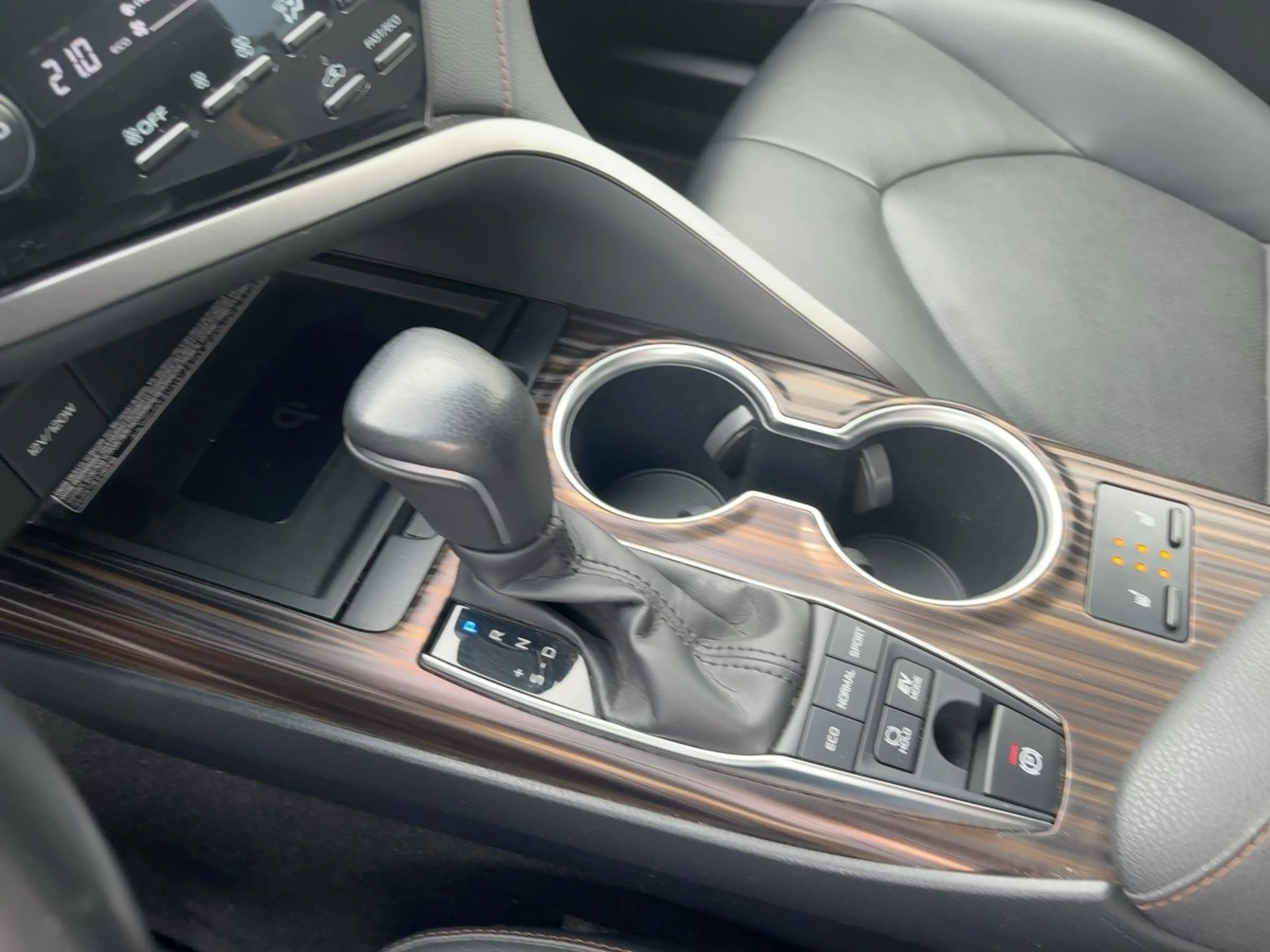 Toyota Camry 2.5 Hybrid Executive Navi*ACC*KAM*SHZ*DAB — photo 17