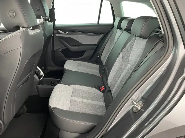 Skoda Octavia view 11
