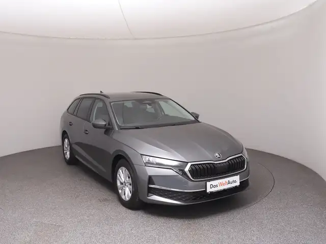Skoda Octavia view 2