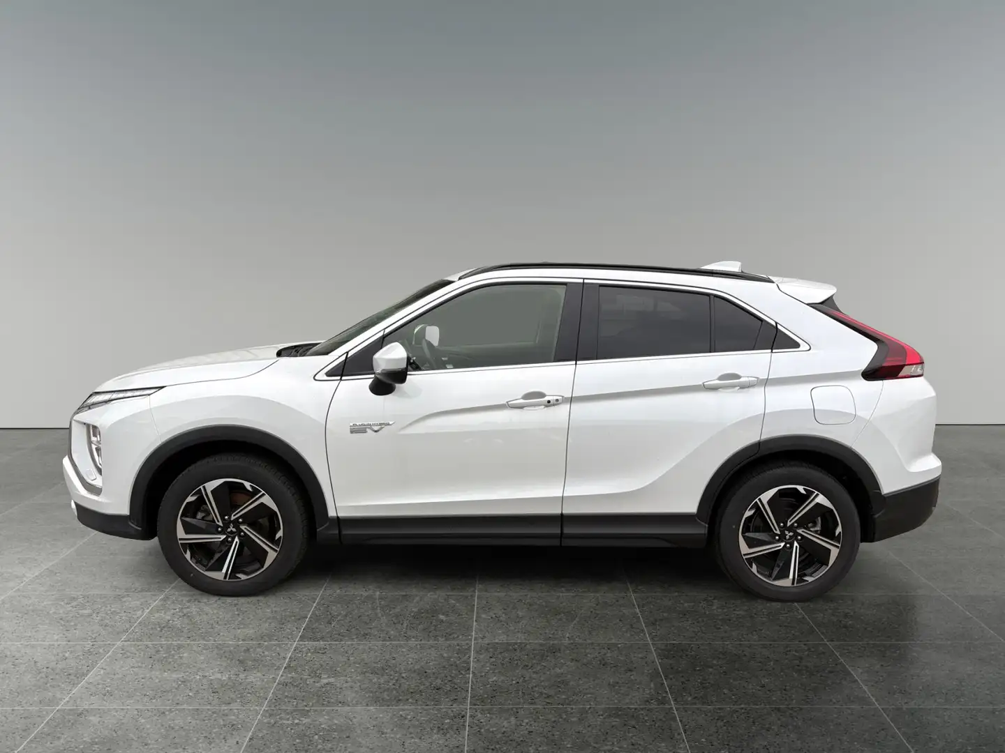 Mitsubishi Eclipse Cross 2,4 PHEV 4WS Intense+ CVT AWD 8-Fach bereift! Weiß - 2