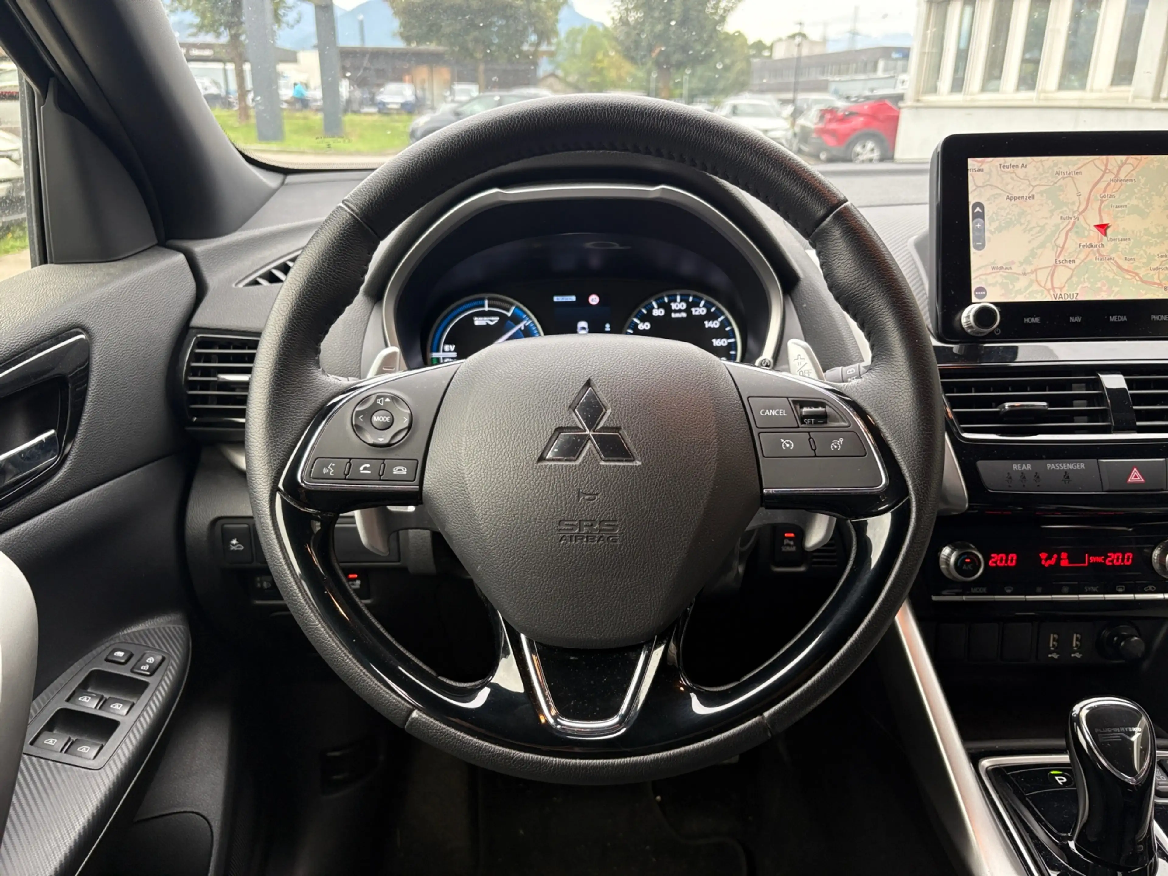 Mitsubishi Eclipse Cross 2,4 PHEV 4WS Intense+ CVT AWD 8-Fach bereift! — photo 11