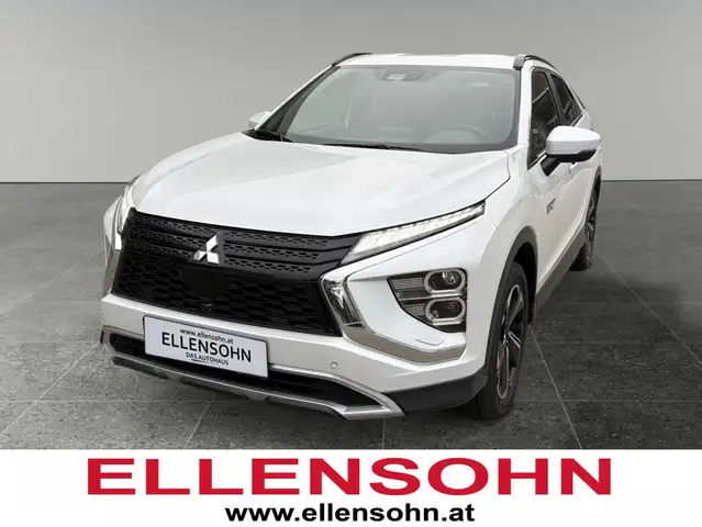 Mitsubishi Eclipse Cross 2,4 PHEV 4WS Intense+ CVT AWD 8-Fach bereift!