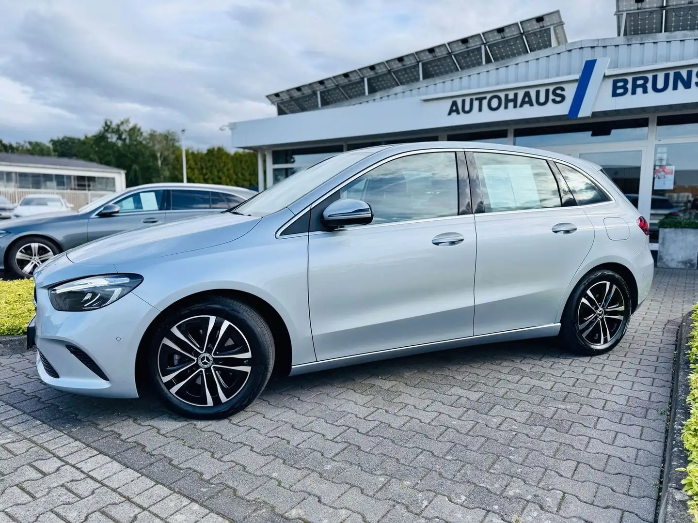 Mercedes-Benz B 180 d PROGRESSIVE, Autom, AHK, LED, PTS, RFK, EASY-Pa Argent - 2
