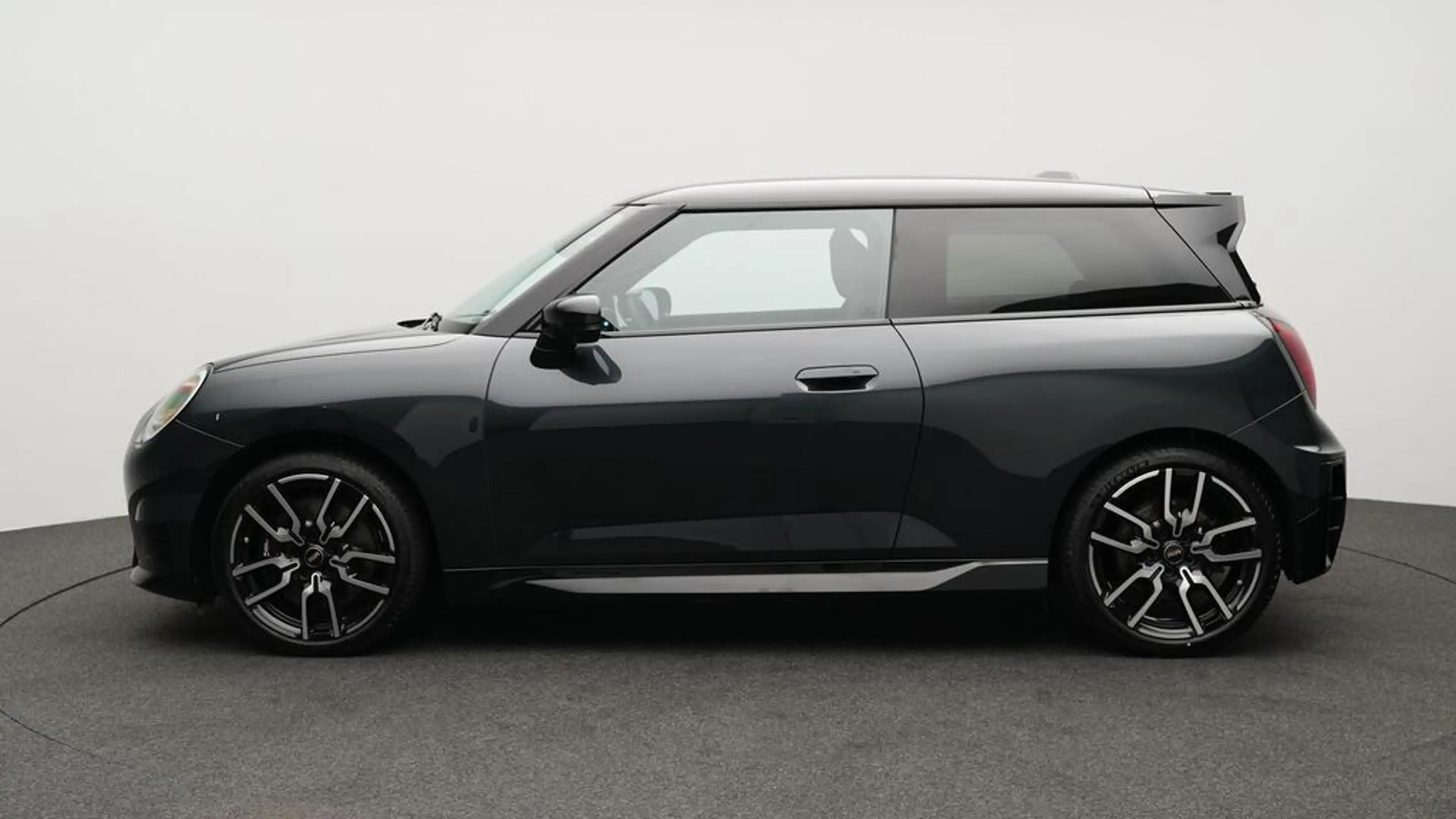 MINI Cooper SE John Cooper Works Trim — photo 2
