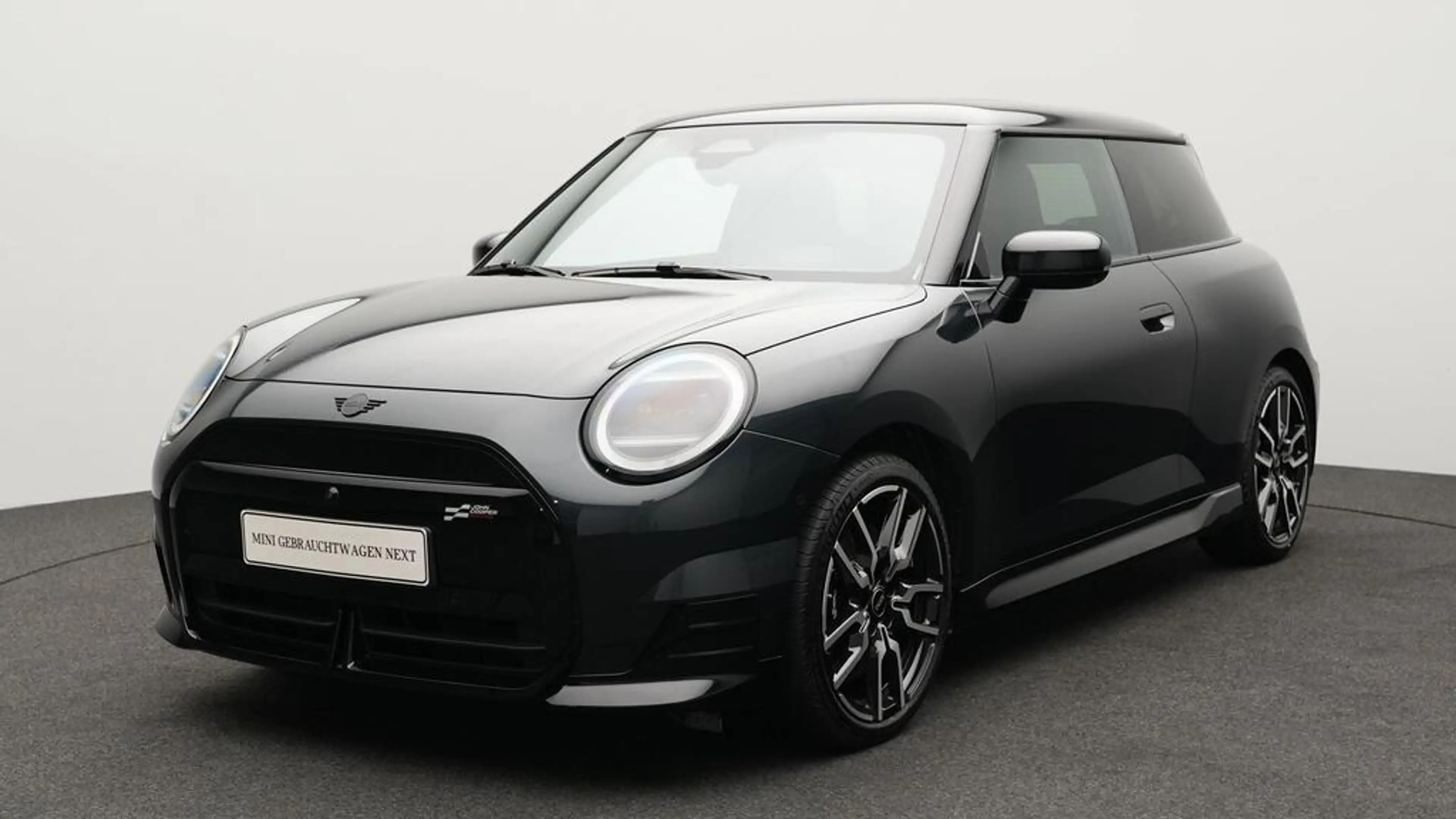 MINI Cooper SE John Cooper Works Trim