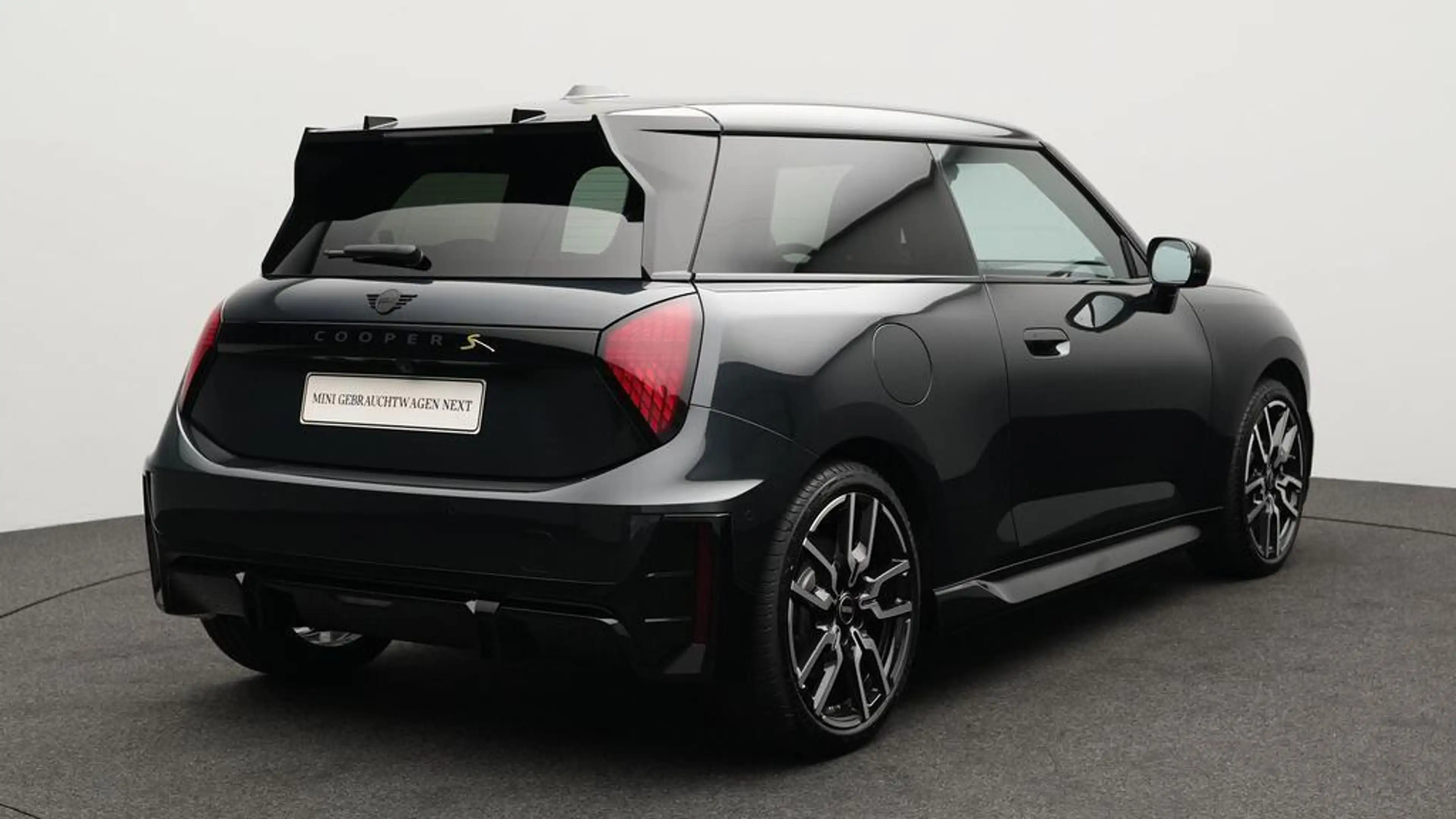 MINI Cooper SE John Cooper Works Trim — photo 4
