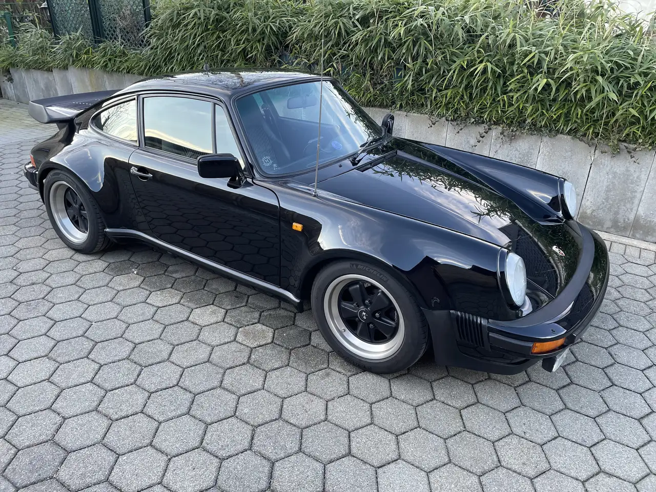 Porsche 930