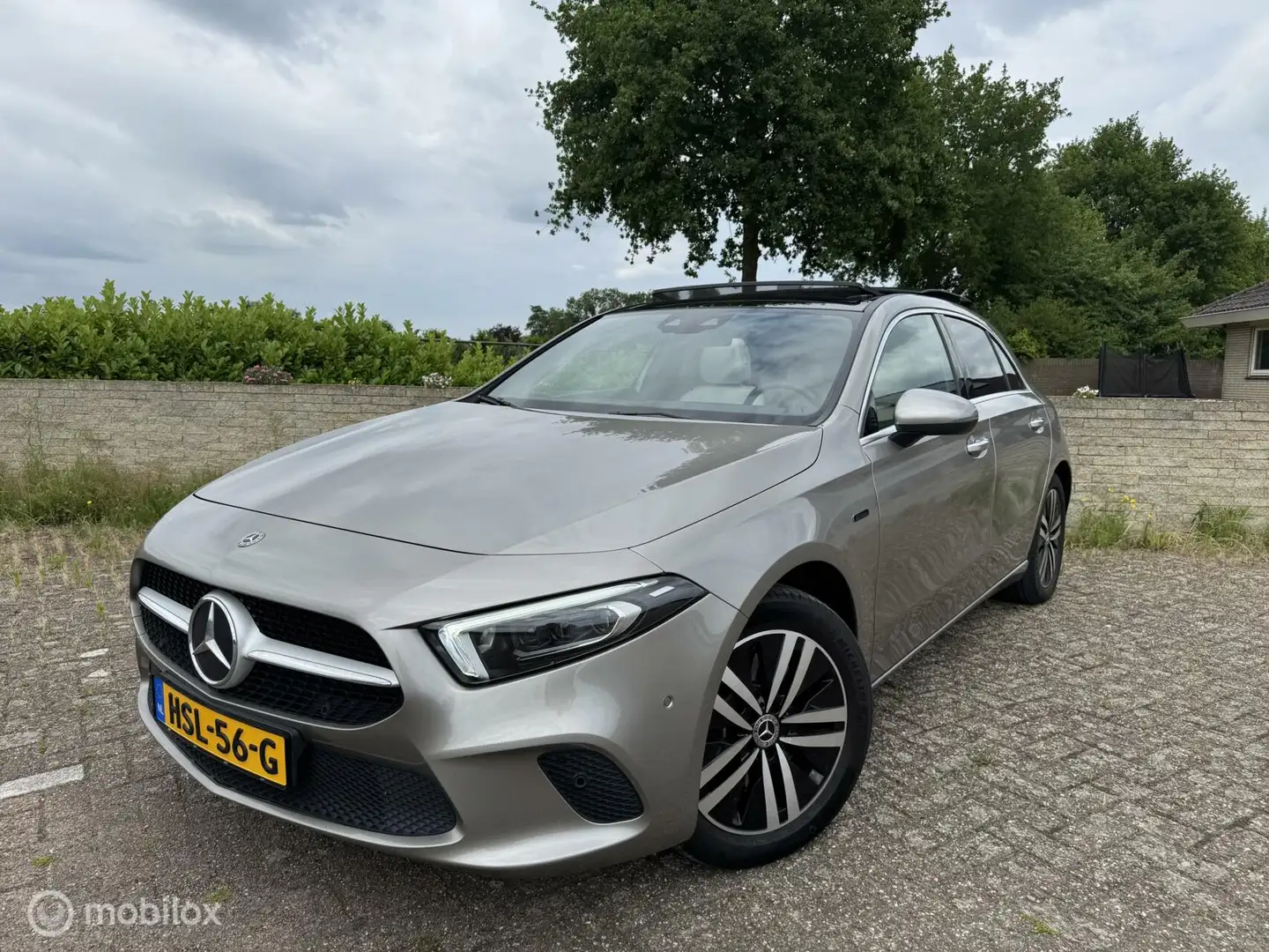 Mercedes-Benz A 250 e Premium Plus | Pano | Memory | Ambia Gris - 2
