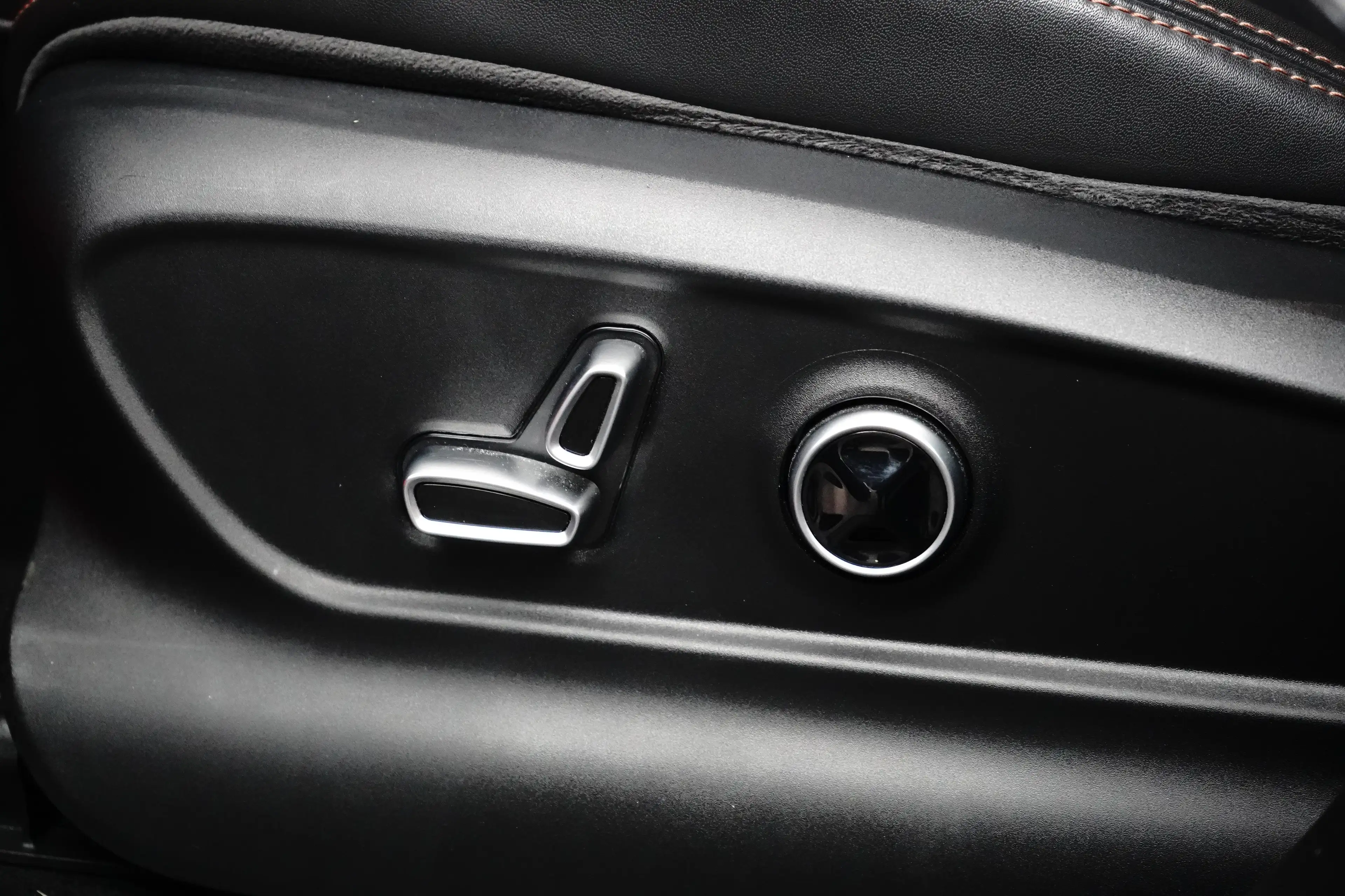 Maserati Grecale AWD Folgore 105kWh l Luchtvering l 360 gr Camera l — photo 33