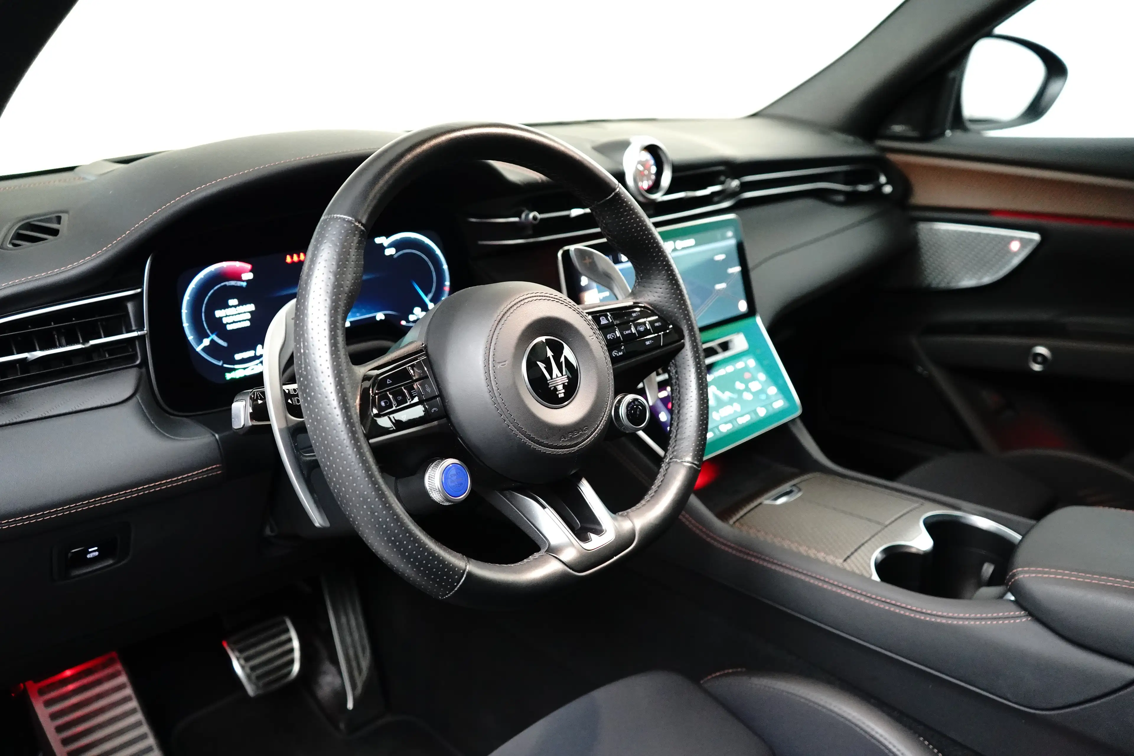 Maserati Grecale AWD Folgore 105kWh l Luchtvering l 360 gr Camera l — photo 31