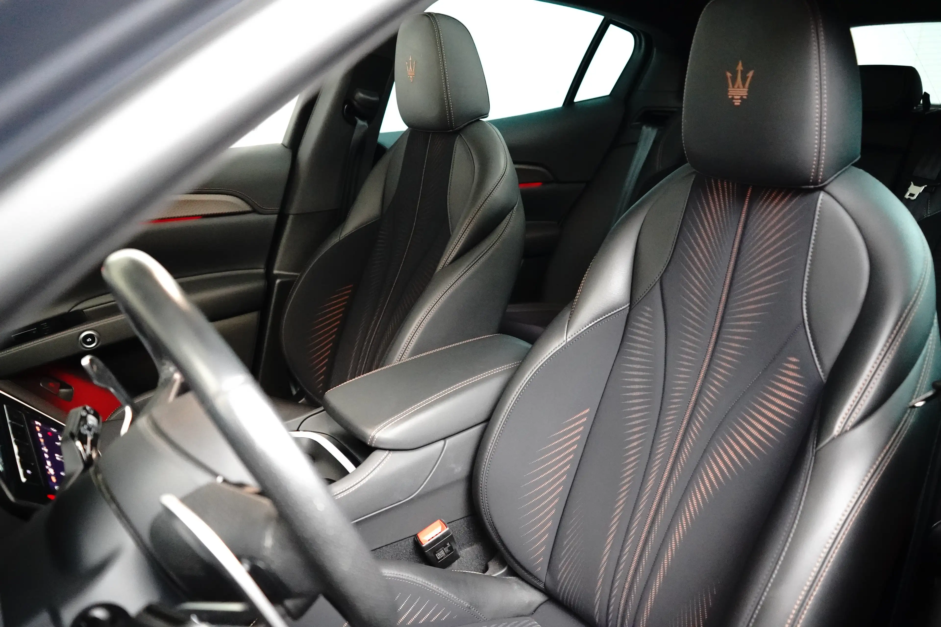 Maserati Grecale AWD Folgore 105kWh l Luchtvering l 360 gr Camera l — photo 30