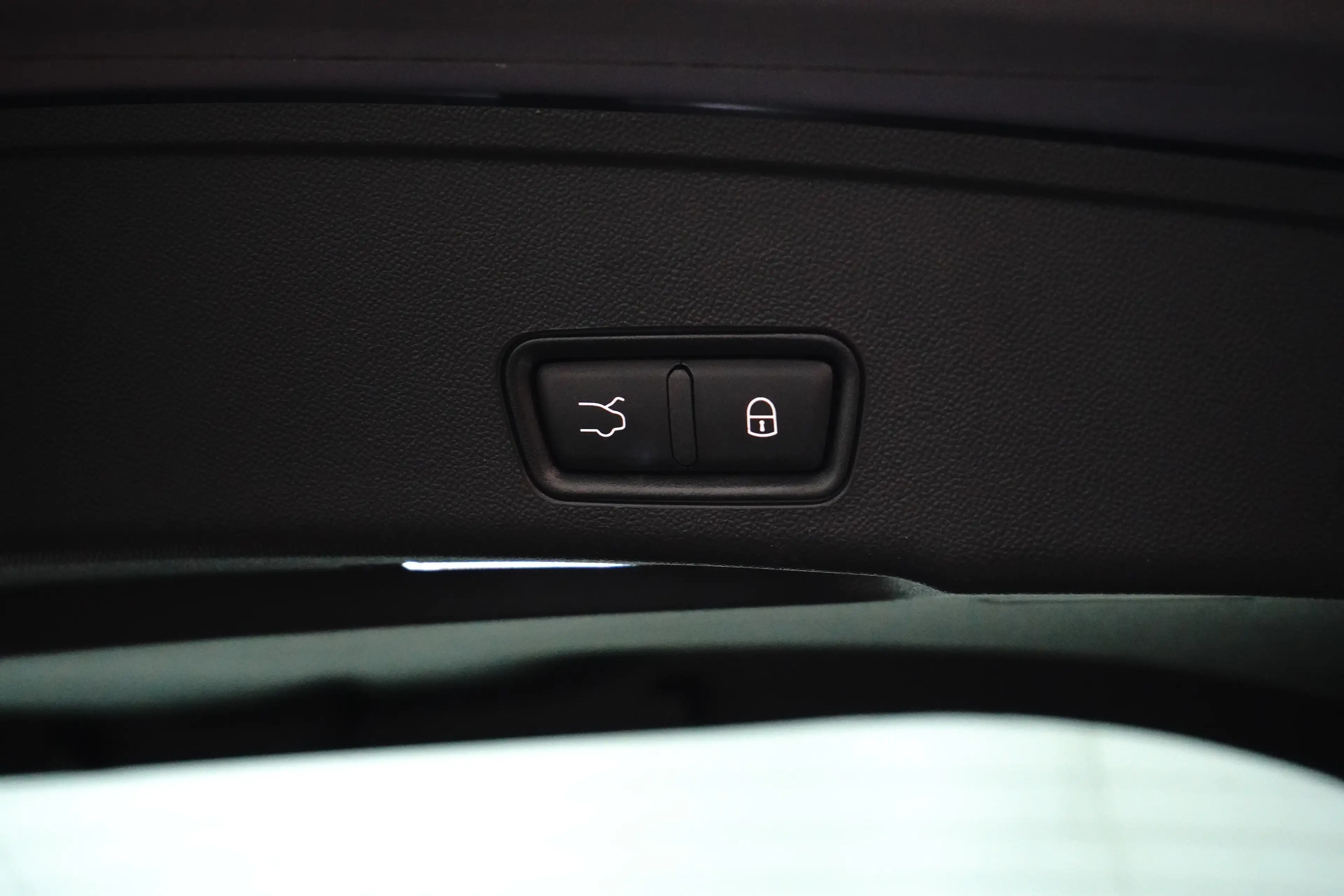 Maserati Grecale AWD Folgore 105kWh l Luchtvering l 360 gr Camera l — photo 25