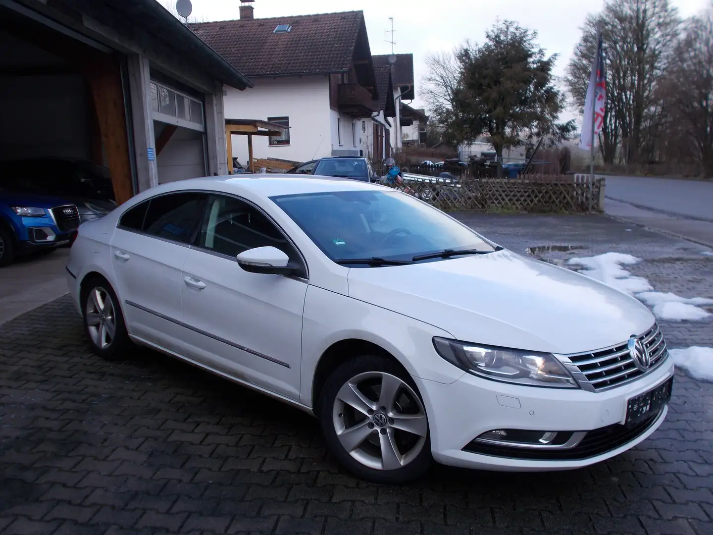 Volkswagen Passat CC 2.0 TDI BlueMotion Technology Bílá - 2