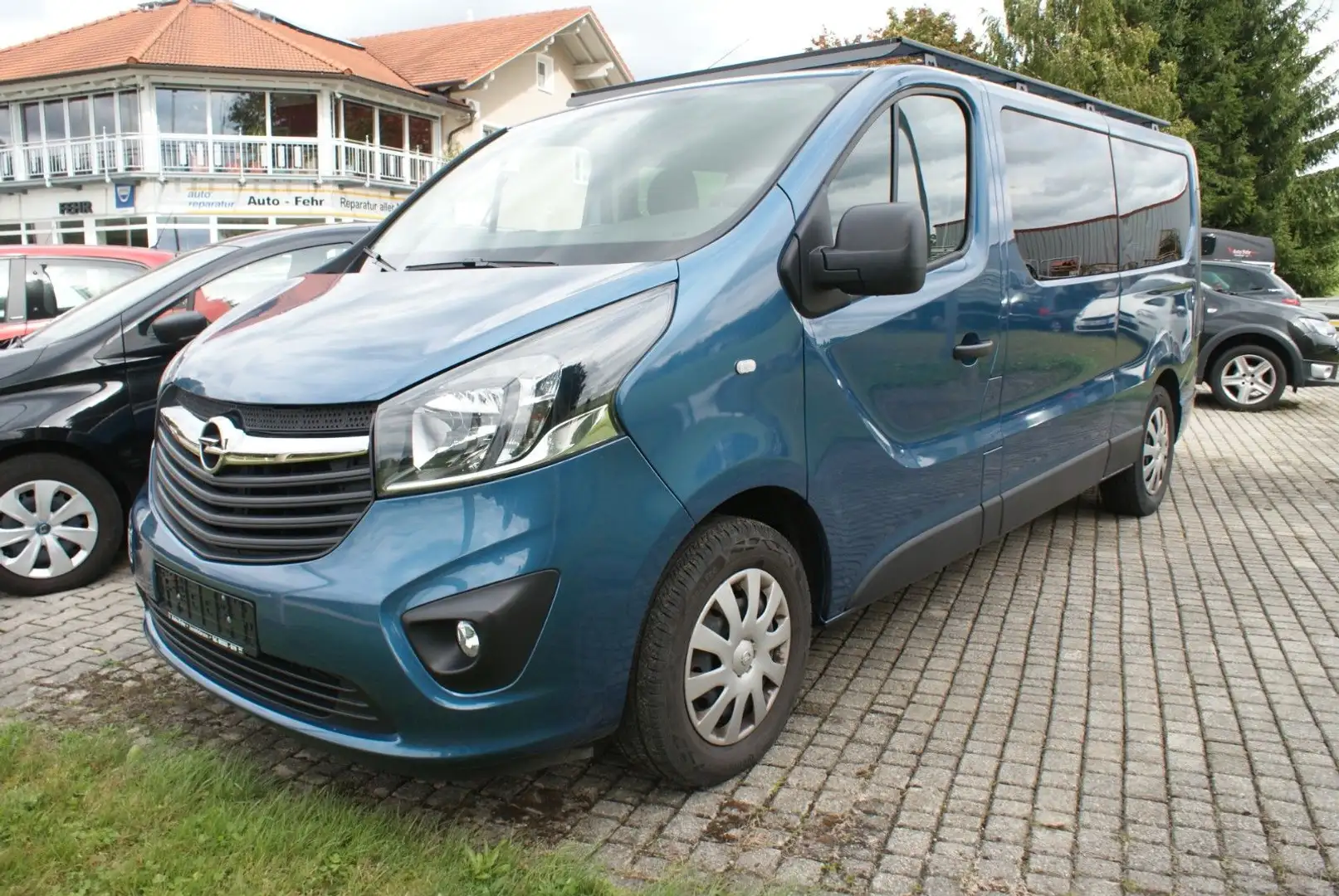 Opel Vivaro B Blau - 2