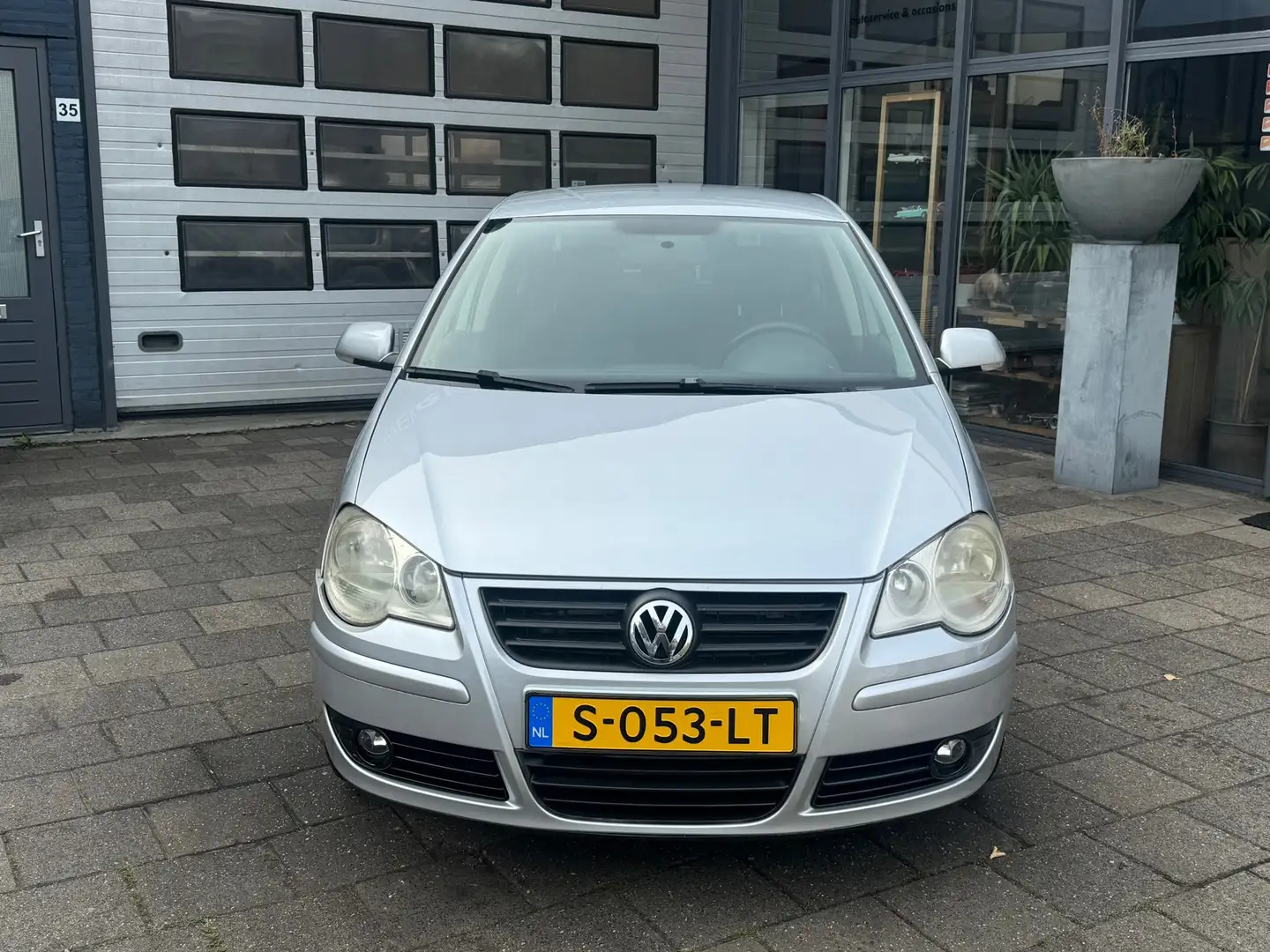 Volkswagen Polo 1.2-12V Trendline | Airco | Cruise | PDC | 5-DRS Gris - 2