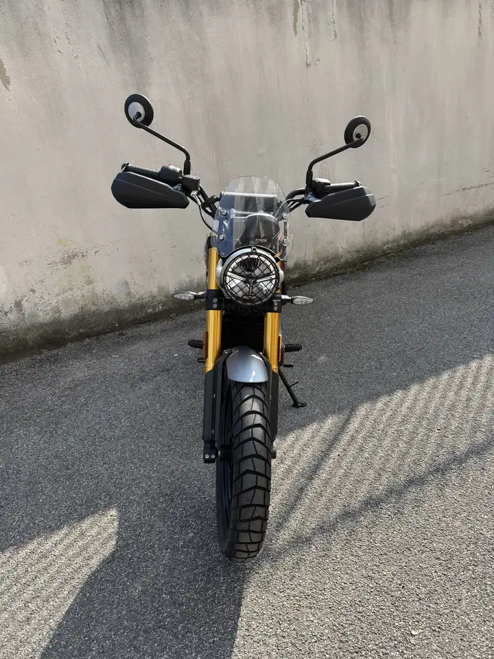 Triumph Scrambler 400 X