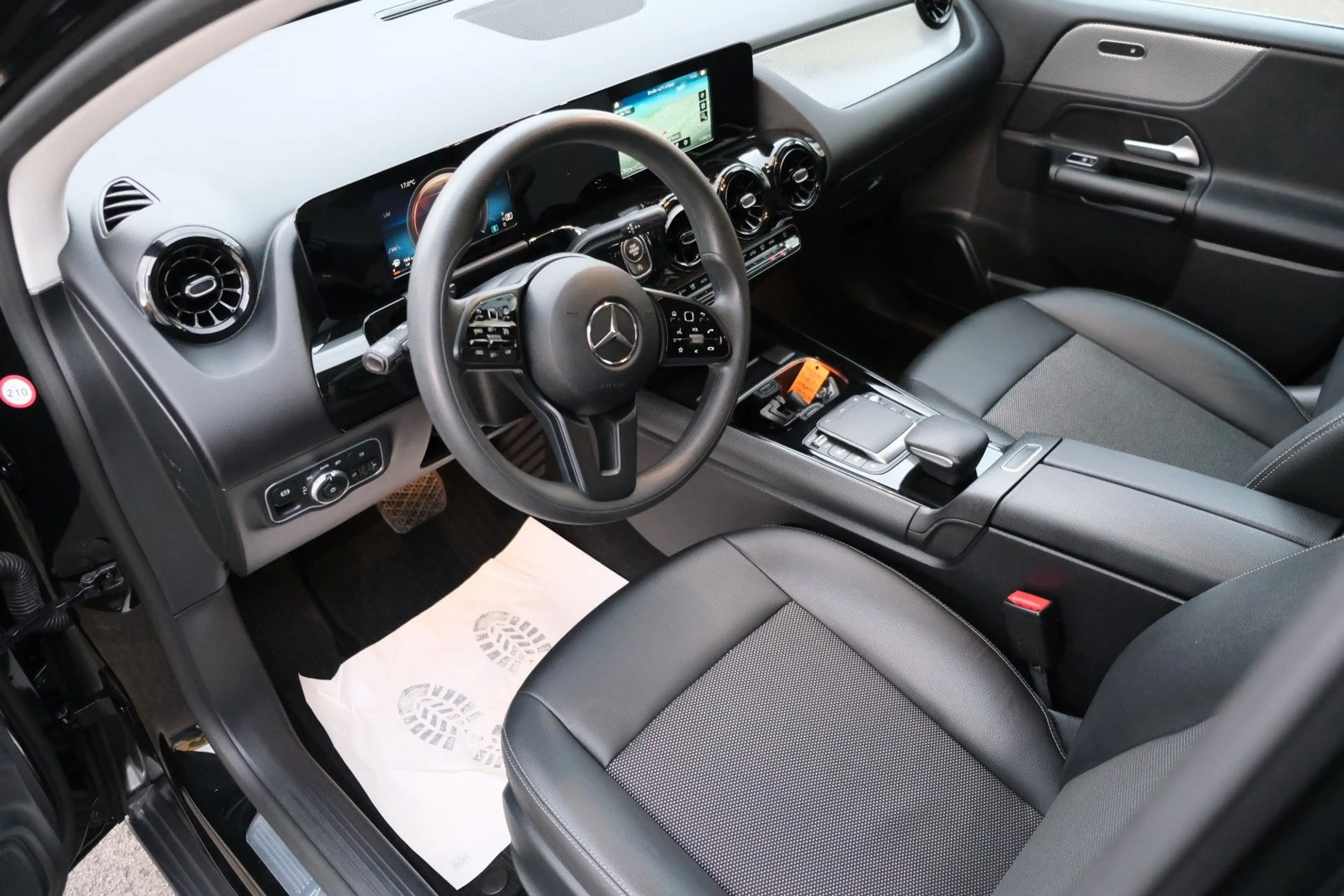 Mercedes-Benz B 200 d VIRTUAL RFK SPUR ASSIST NAVI LEDER TÜV27 — photo 9