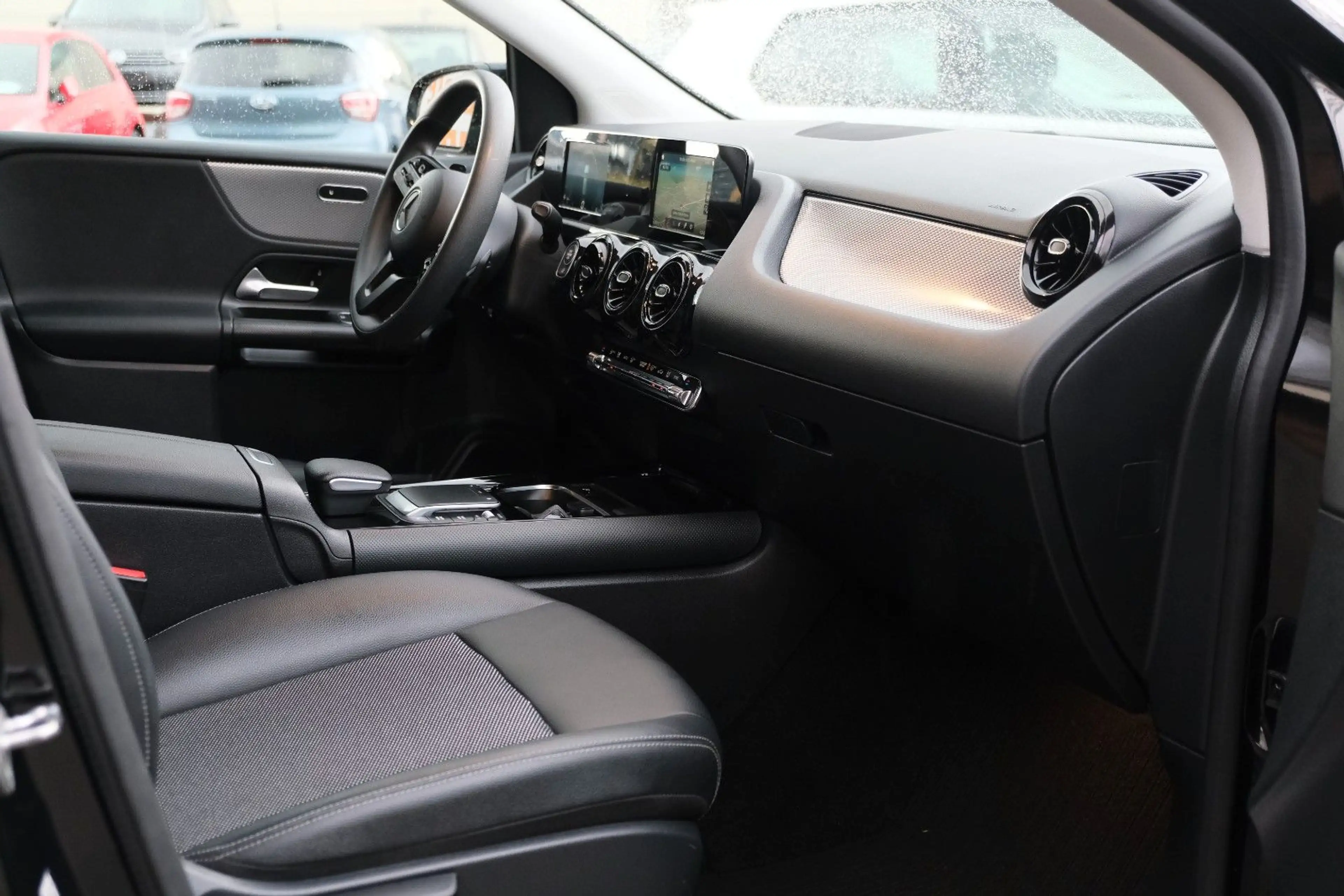 Mercedes-Benz B 200 d VIRTUAL RFK SPUR ASSIST NAVI LEDER TÜV27 — photo 12