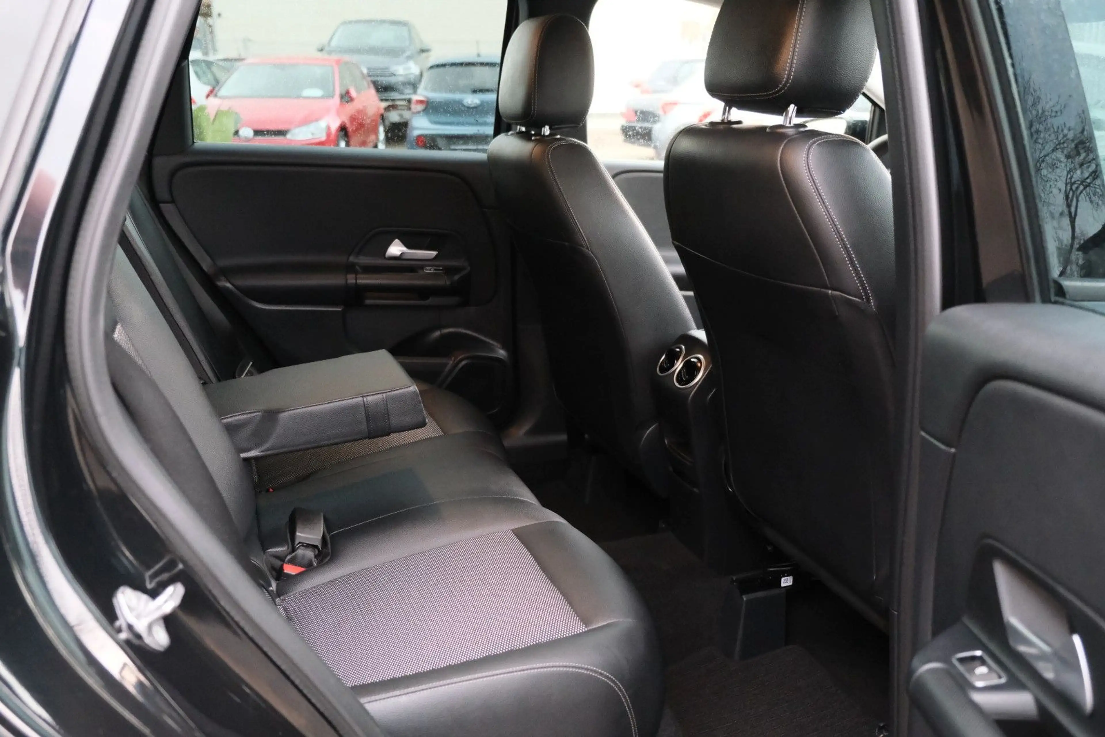 Mercedes-Benz B 200 d VIRTUAL RFK SPUR ASSIST NAVI LEDER TÜV27 — photo 14