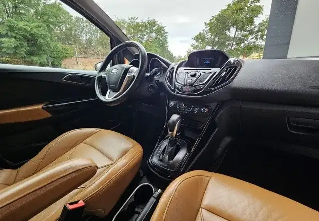 Ford B-Max view 11