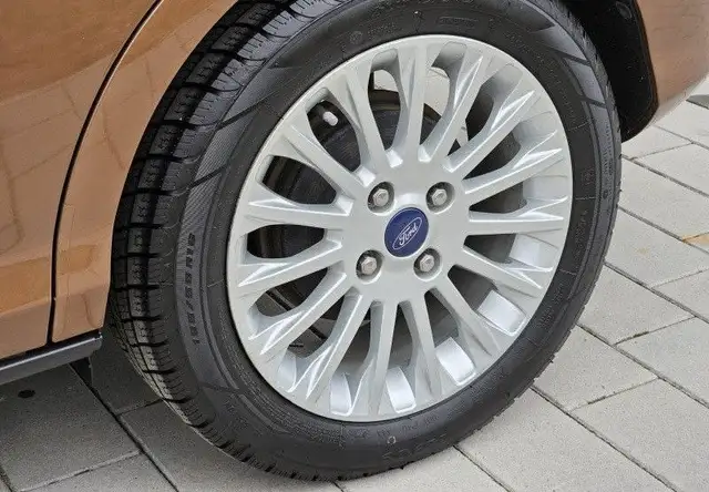 Ford B-Max view 6