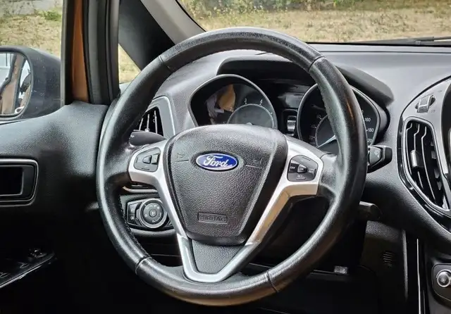Ford B-Max view 15