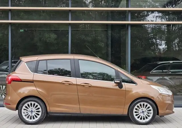 Ford B-Max view 3