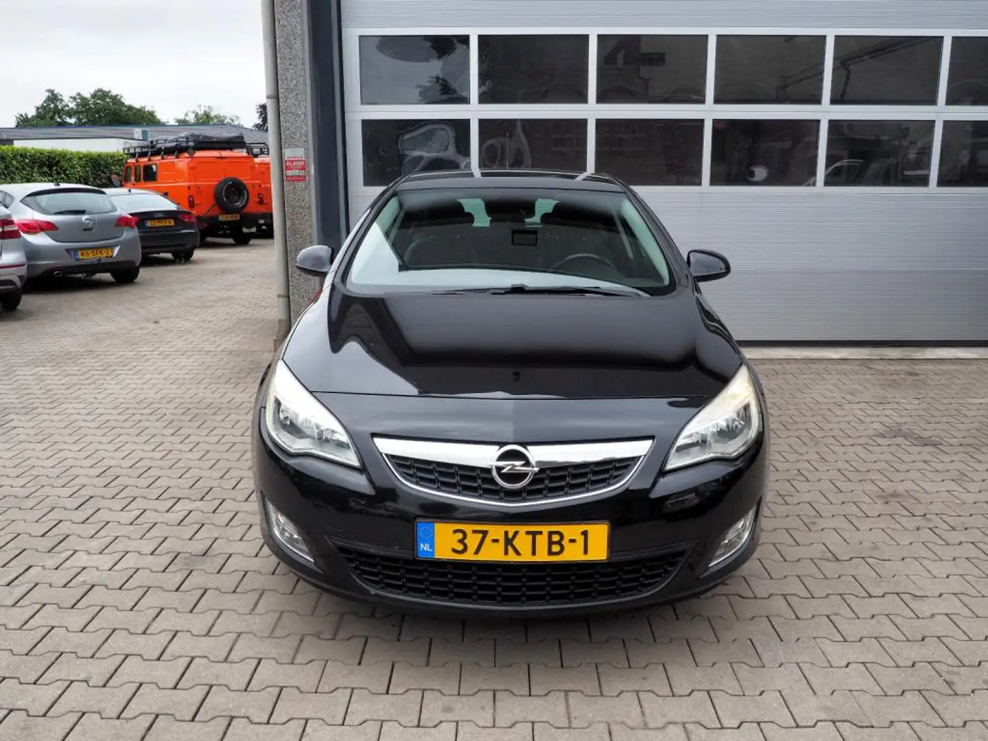 Opel Astra 1.6 Cosmo CLIMA CRUISE LEDER LM VELGEN STOELVERW. Noir - 2