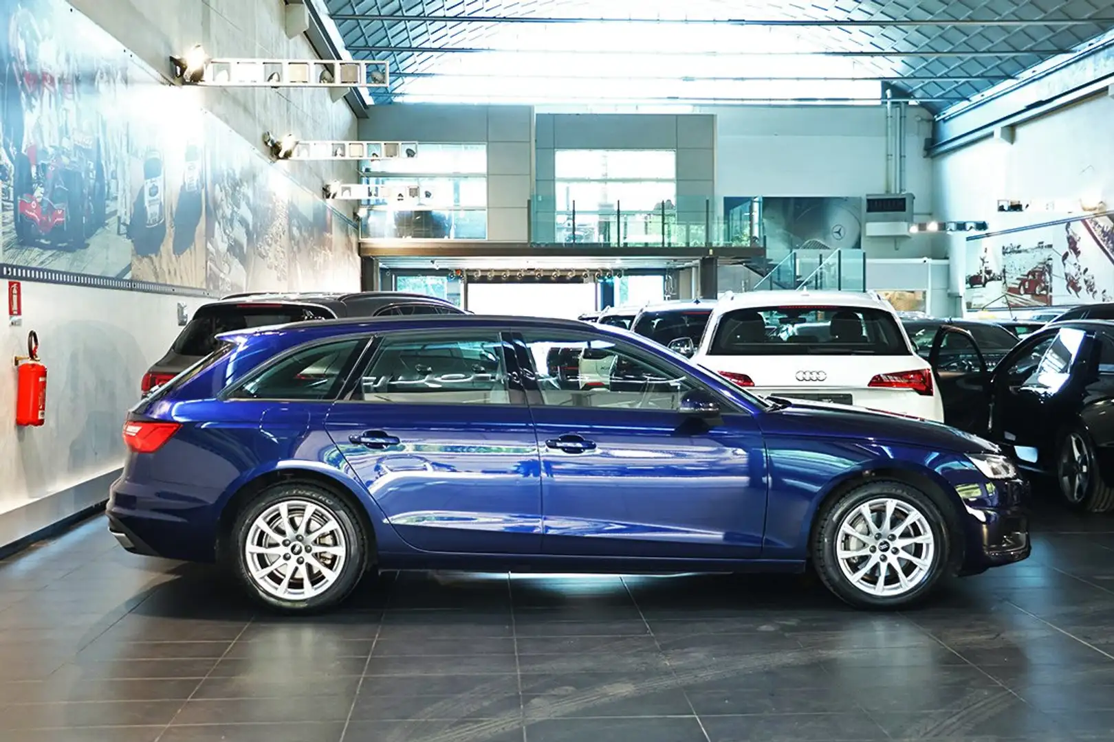 Audi A4 40 TDI Avant S-Tronic Business - LED/ADAS/NAVI Bleu - 2