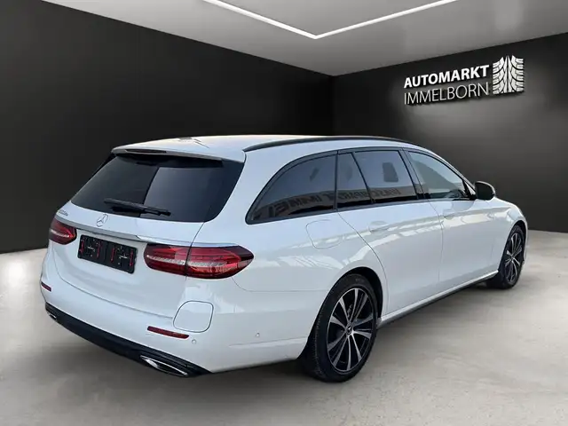 Mercedes-Benz E-Class view 7