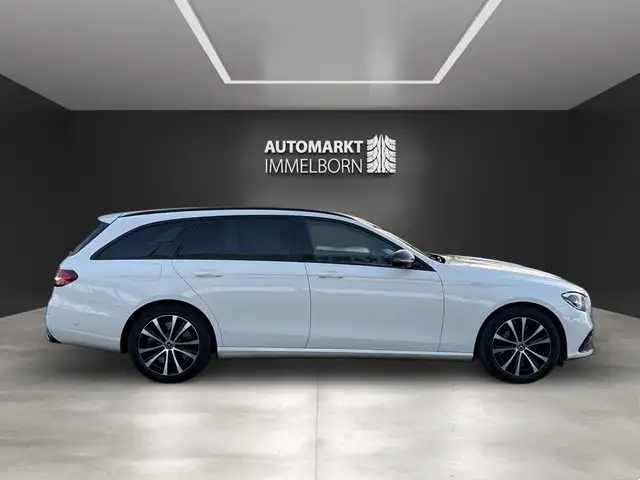 Mercedes-Benz E-Class view 10