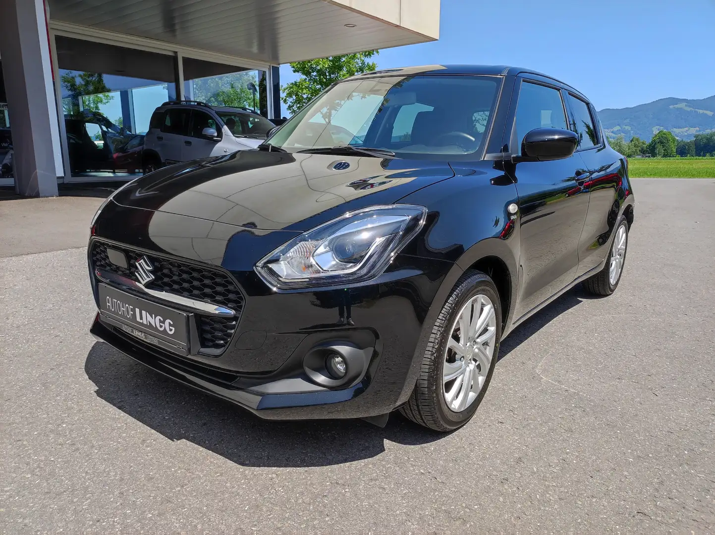 Suzuki Swift 1,2 Hybrid DualJet Shine Schwarz - 1