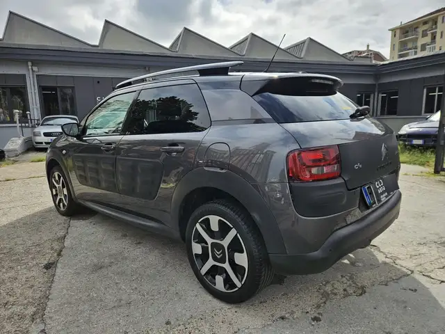 Citroen C4 Cactus view 6
