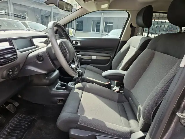 Citroen C4 Cactus view 8