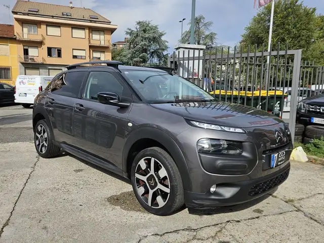 Citroen C4 Cactus view 3
