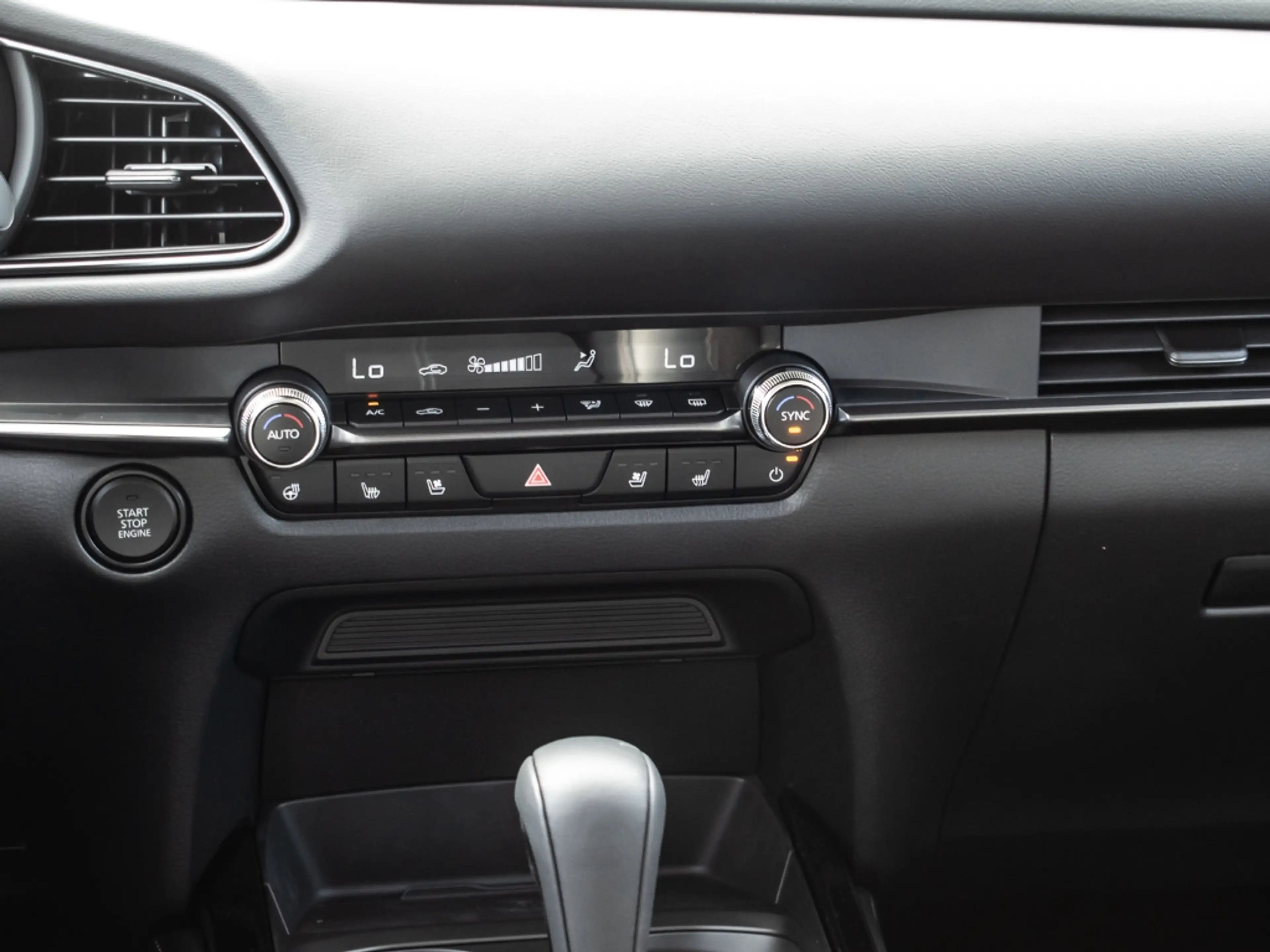 Mazda CX-30 2027 Homura Plus 2.5L e-SKYACTIV-G 140PS 6AT FWD — photo 12