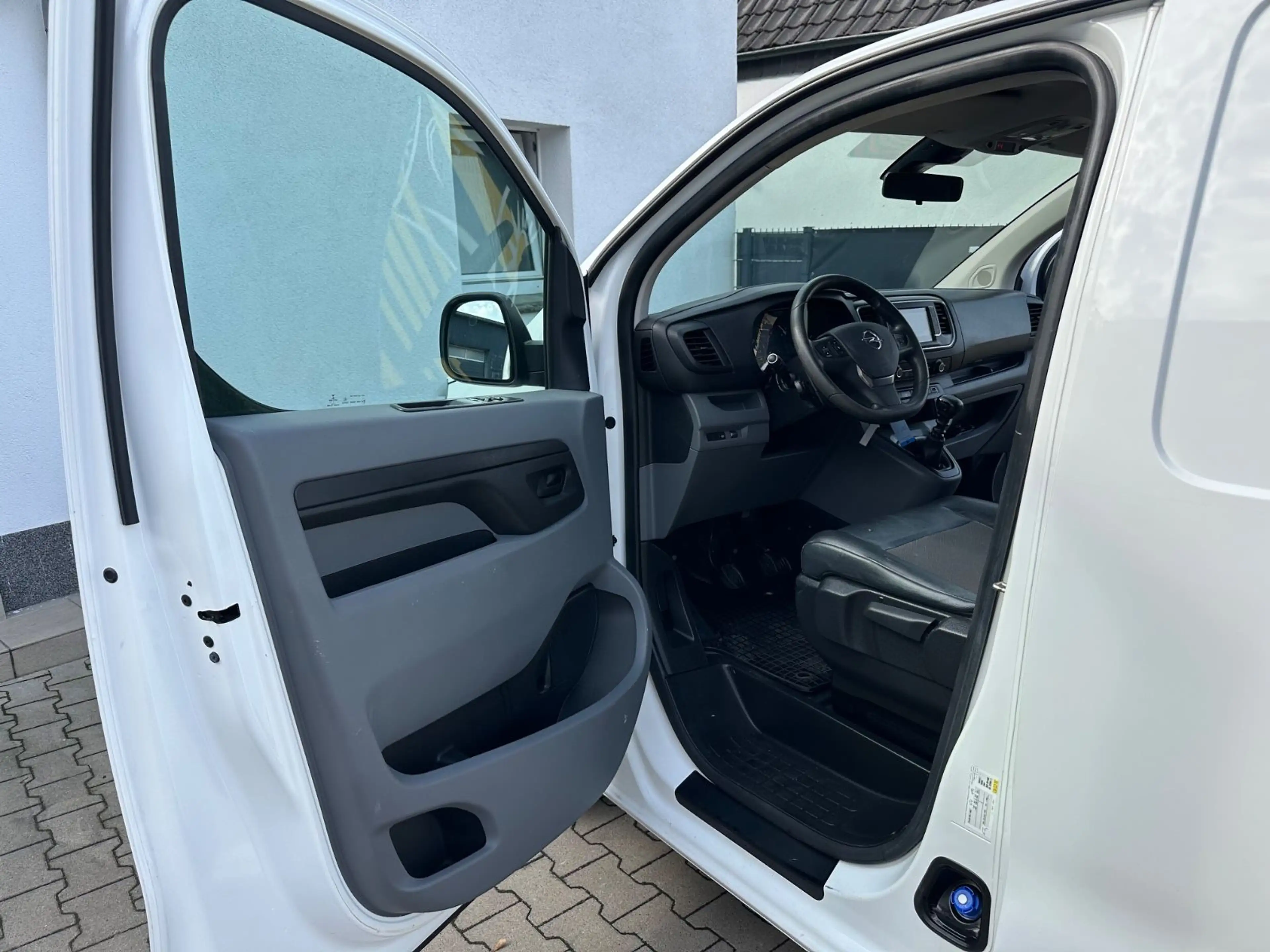 Opel Vivaro Kasten Edition L*1HAND*Assist*PDC*Kamera* — photo 10