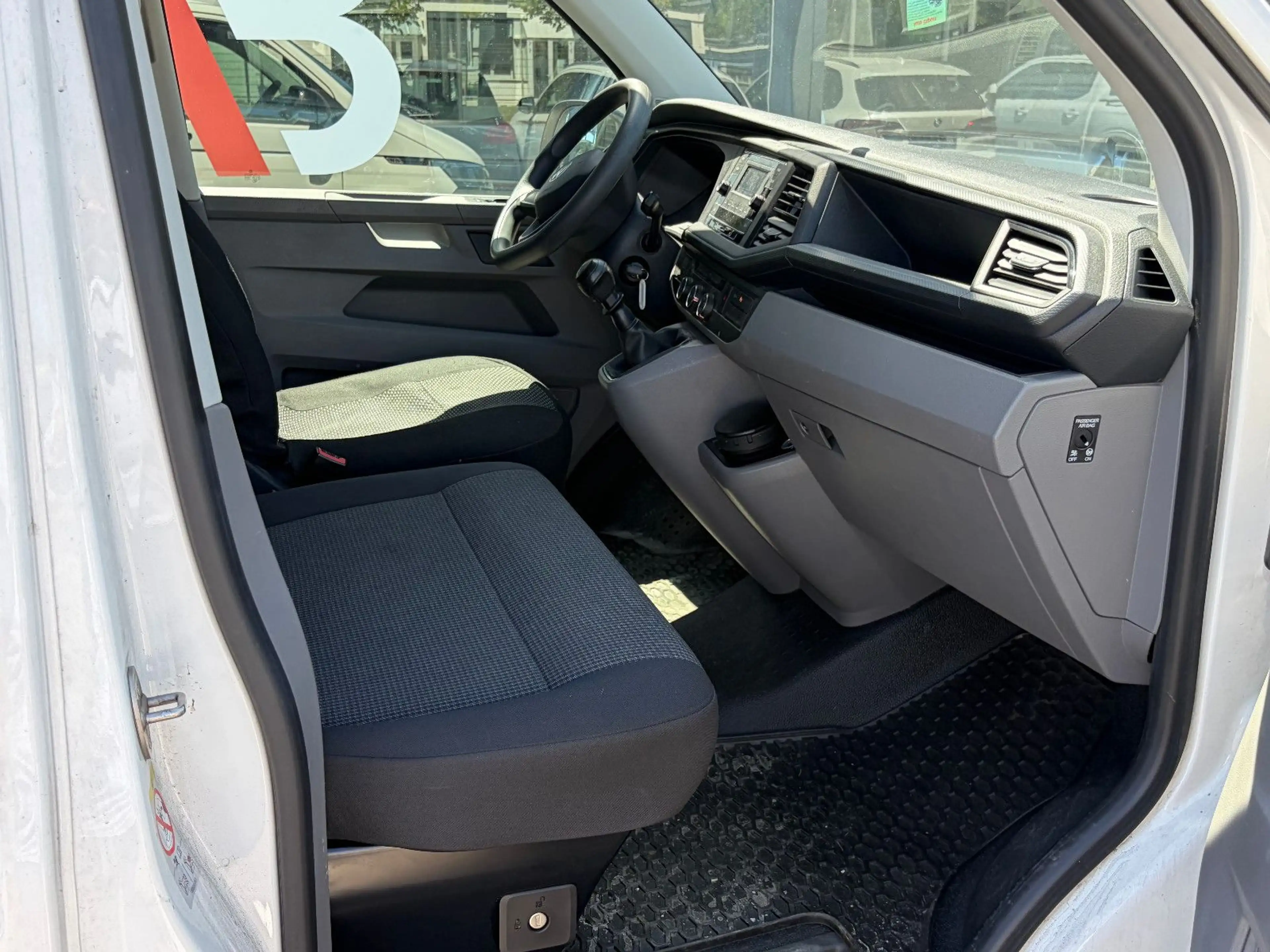 Volkswagen T6 Transporter T6.1 2.0 TDI Transporter · PDC · Klima · TÜV·LKW — photo 11