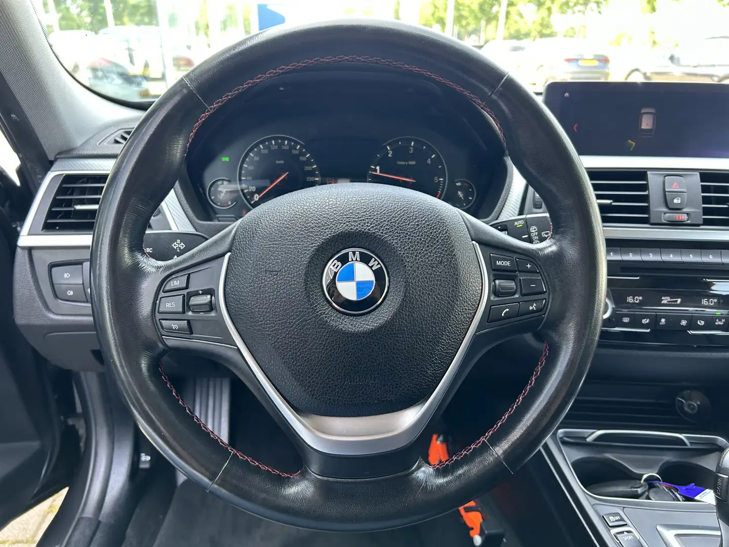 BMW 320 3-serie Touring 320d EDE Sport Edition 50% deal 8. Gri - 2