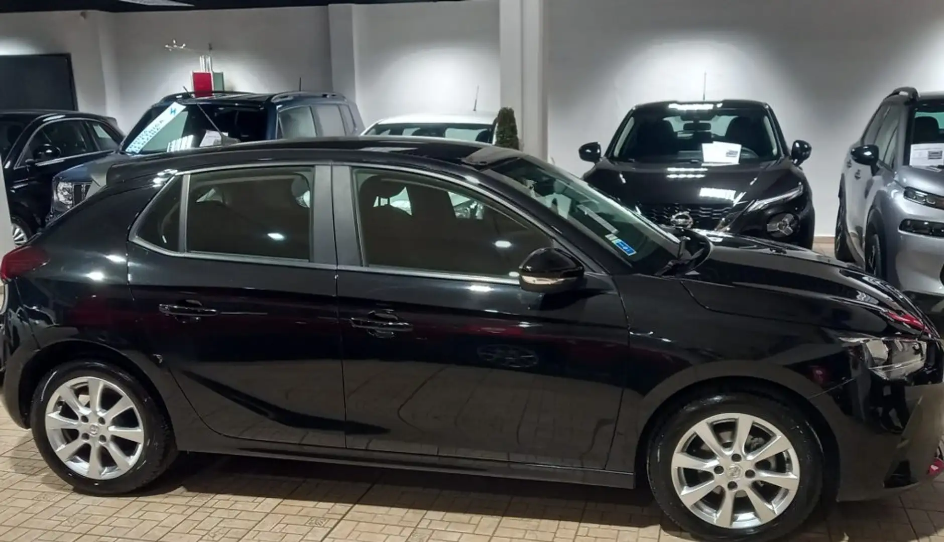 Opel Corsa 1.2 Edition Schwarz - 2