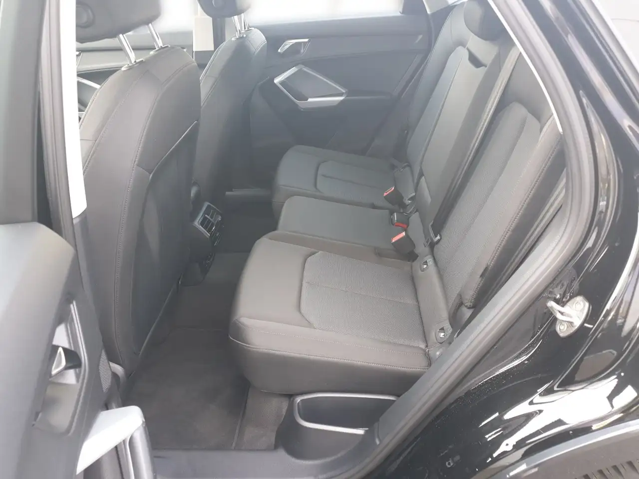 Audi Q3 Sportback 35 TDI S tronic S LINE +LED +ACC +RKAM 14