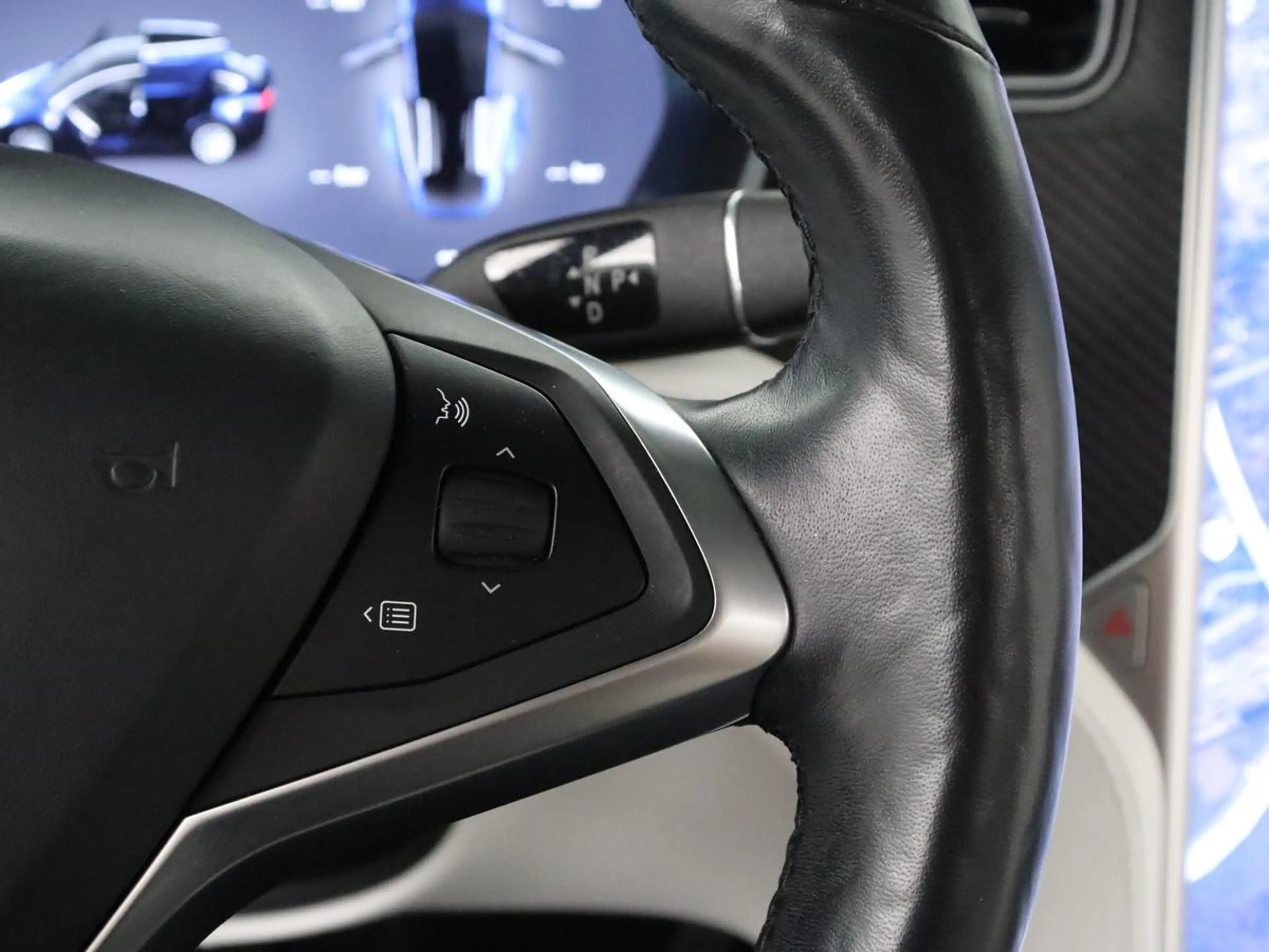 Tesla Model X 75D Base | SOH 88,4% | Leder | Memory | Cruise Con — photo 15