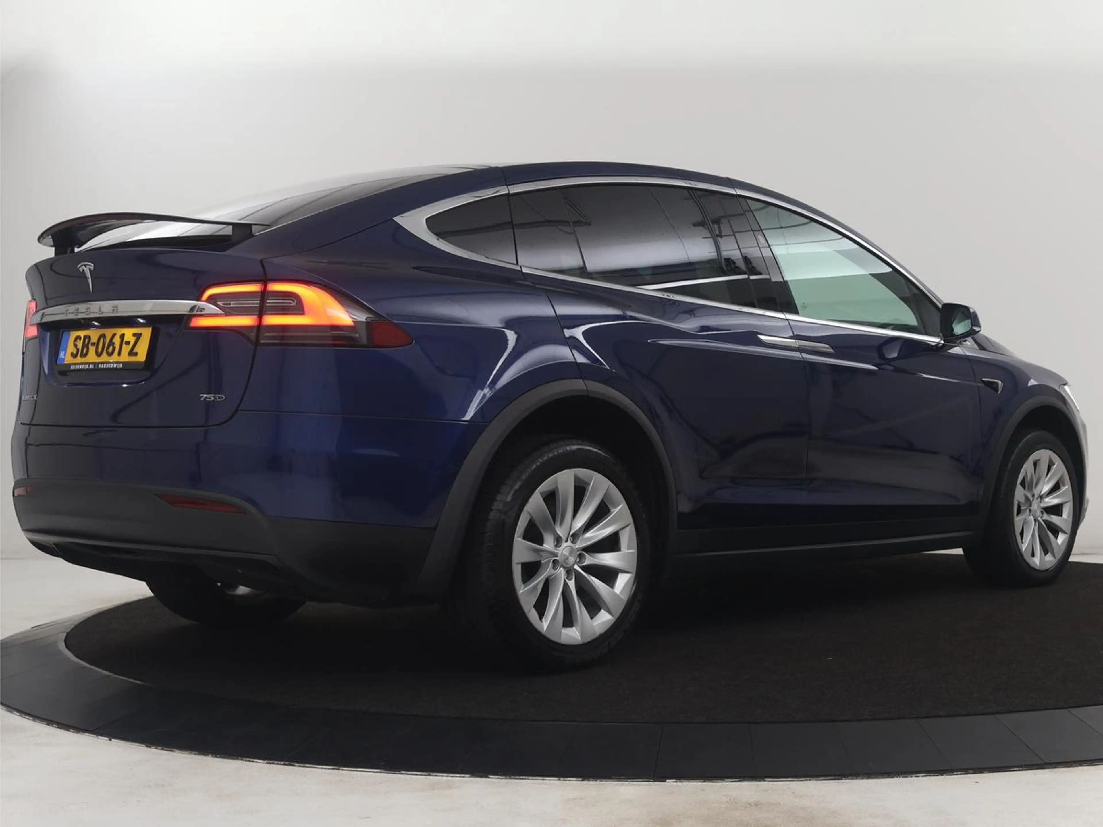 Tesla Model X 75D Base | SOH 88,4% | Leder | Memory | Cruise Con — photo 40