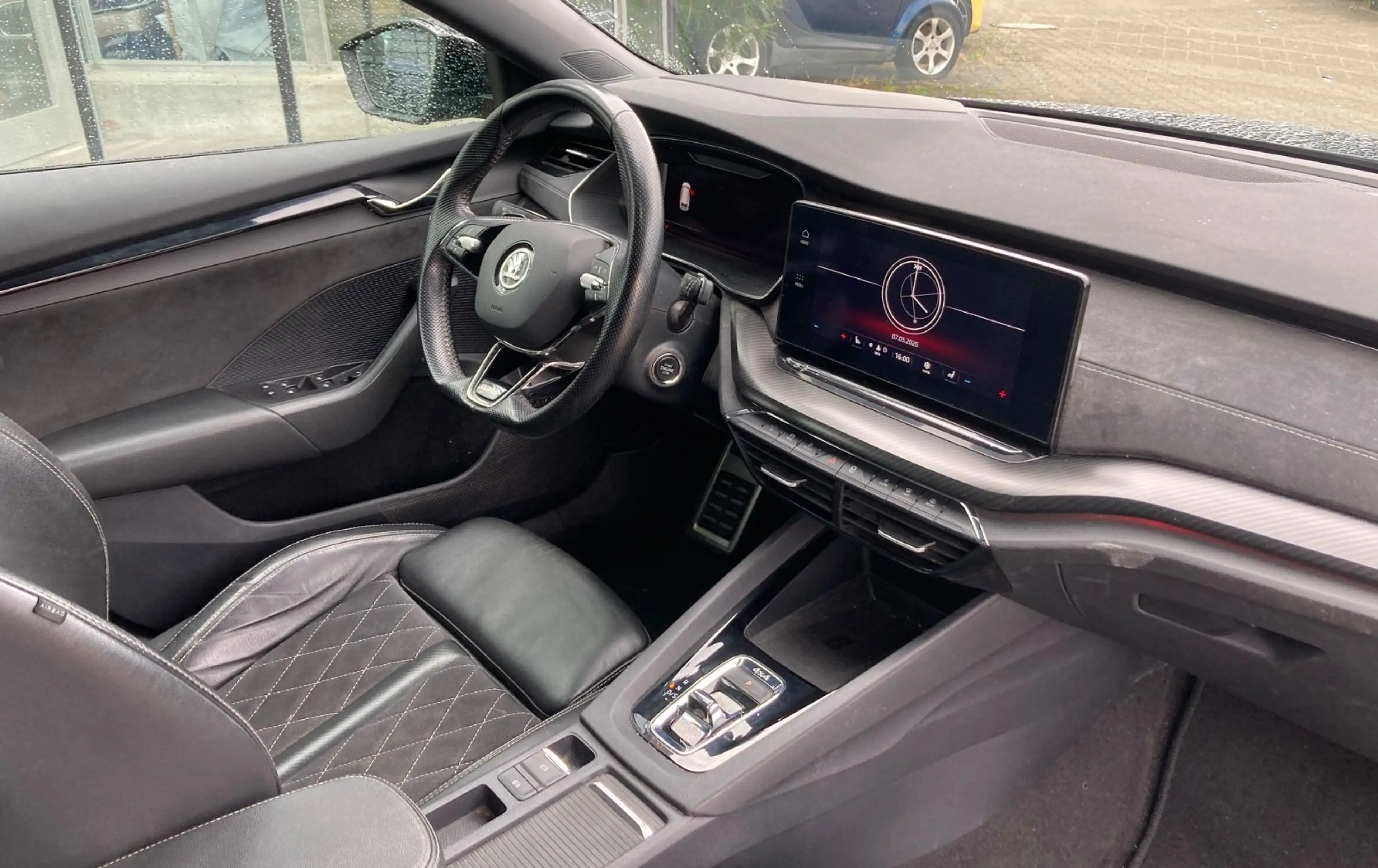 Skoda Octavia Combi RS 4x4 DSG AHK Kamera Navi Alu 19" — photo 10