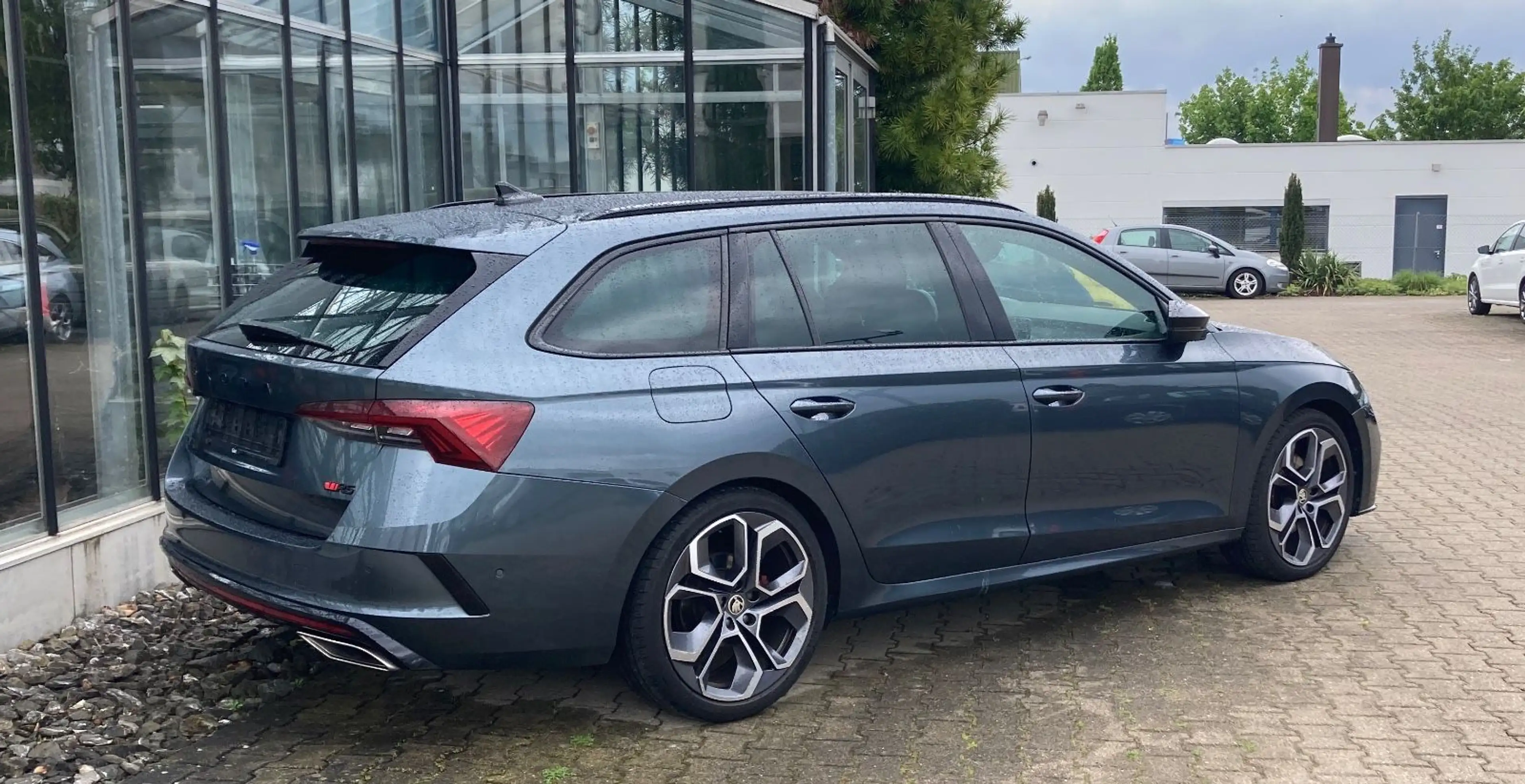 Skoda Octavia Combi RS 4x4 DSG AHK Kamera Navi Alu 19" — photo 6